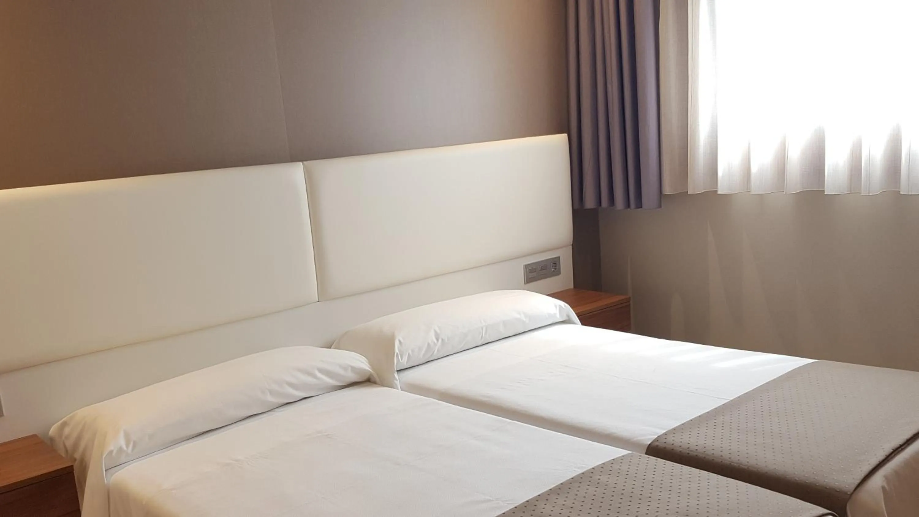 Bed in Hotel la Posada de Roces