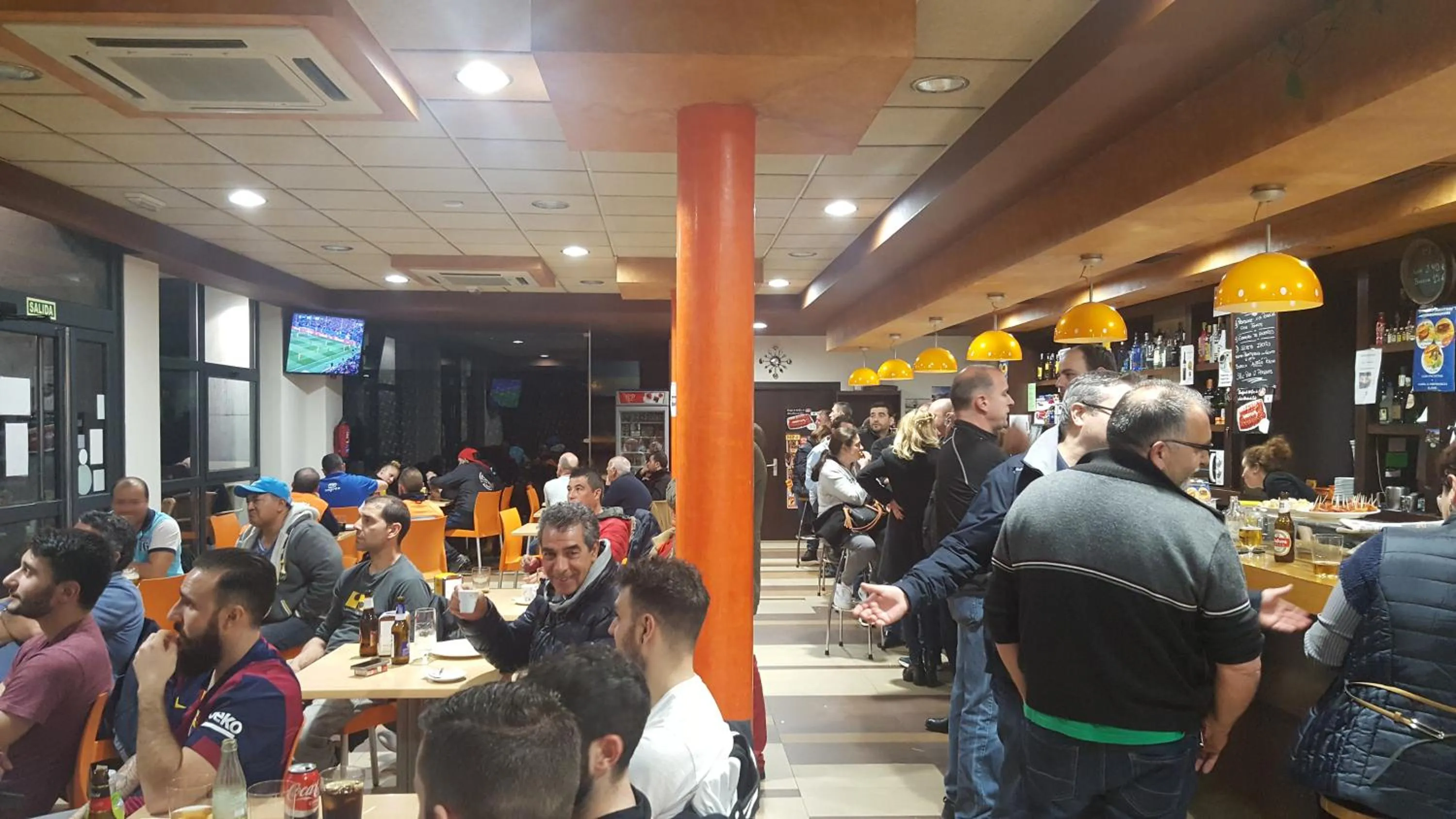 Restaurant/places to eat in Hotel la Posada de Roces