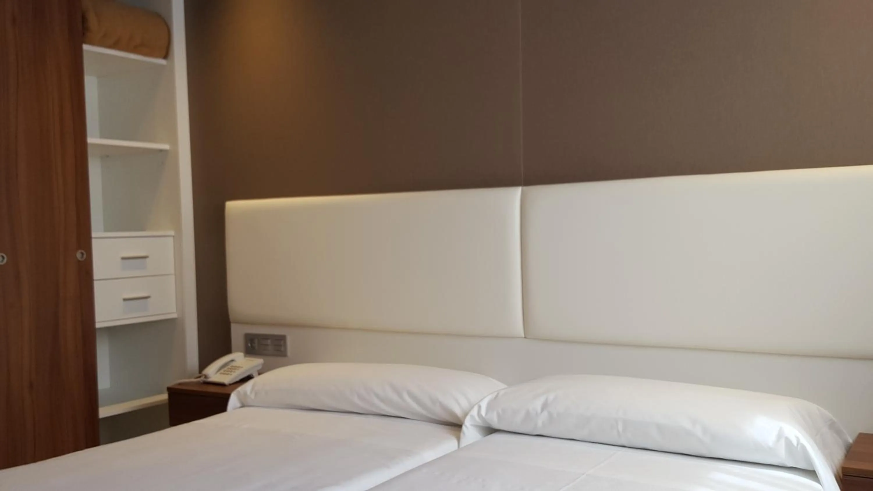 Bed in Hotel la Posada de Roces