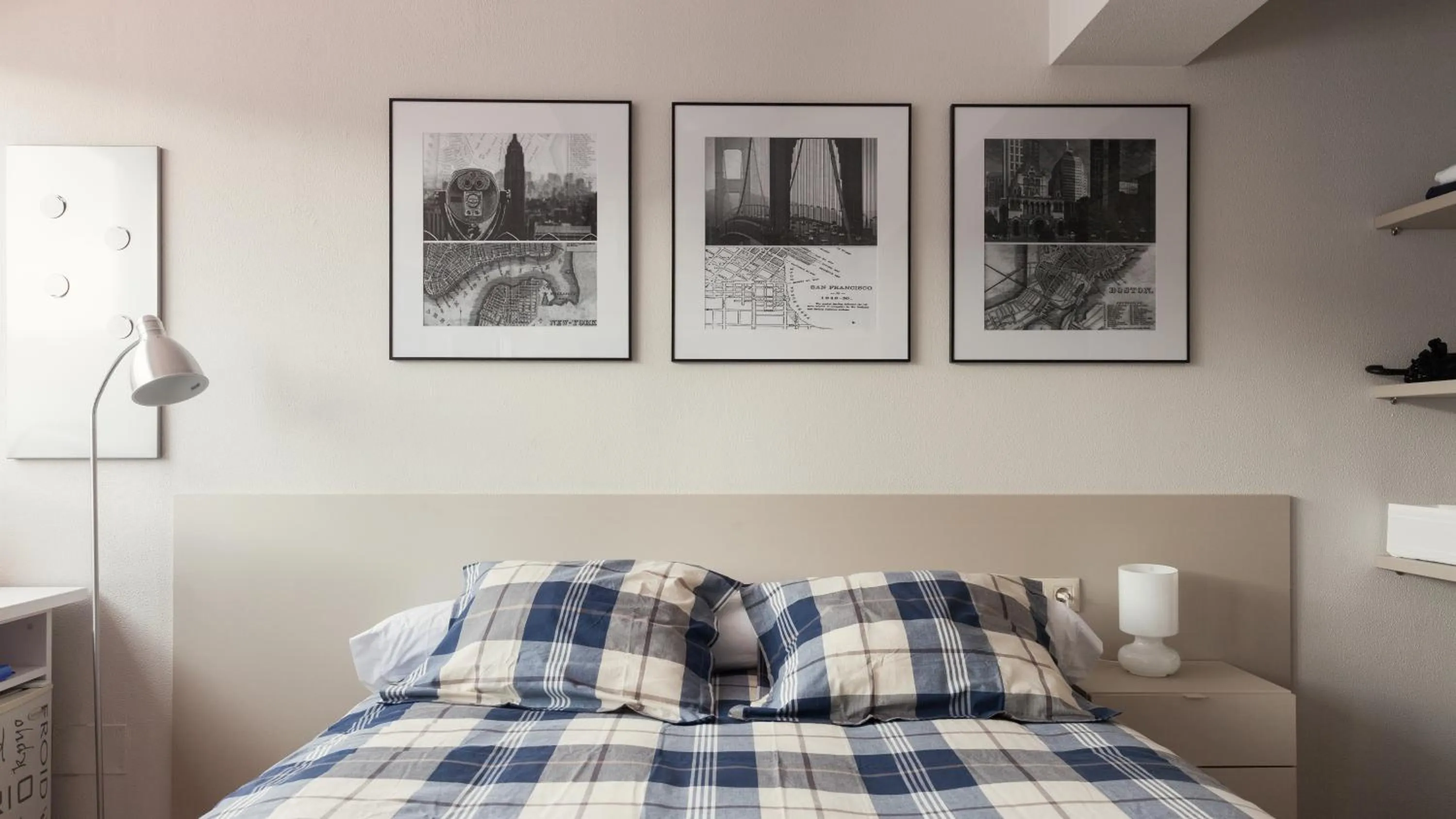 Photo of the whole room, Bed in Pension Residencia F&F