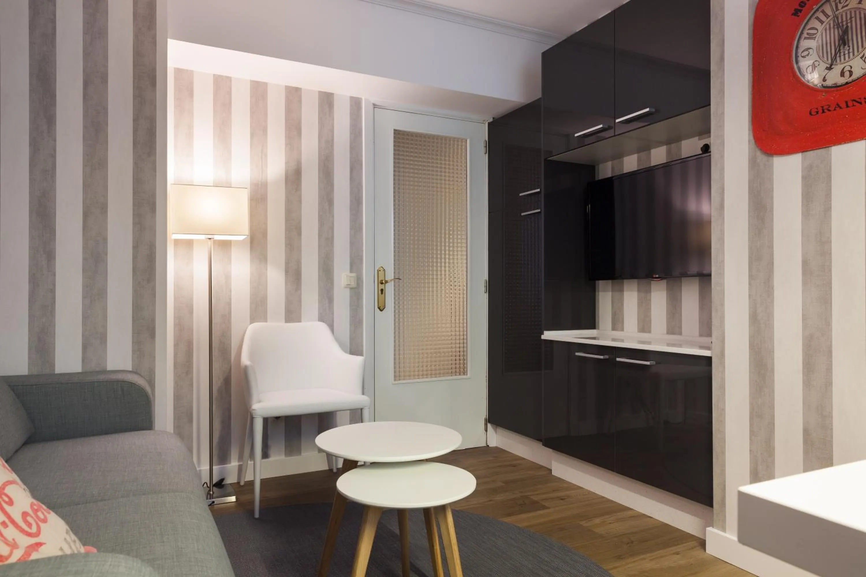 Communal lounge/ TV room in Pension Residencia F&F