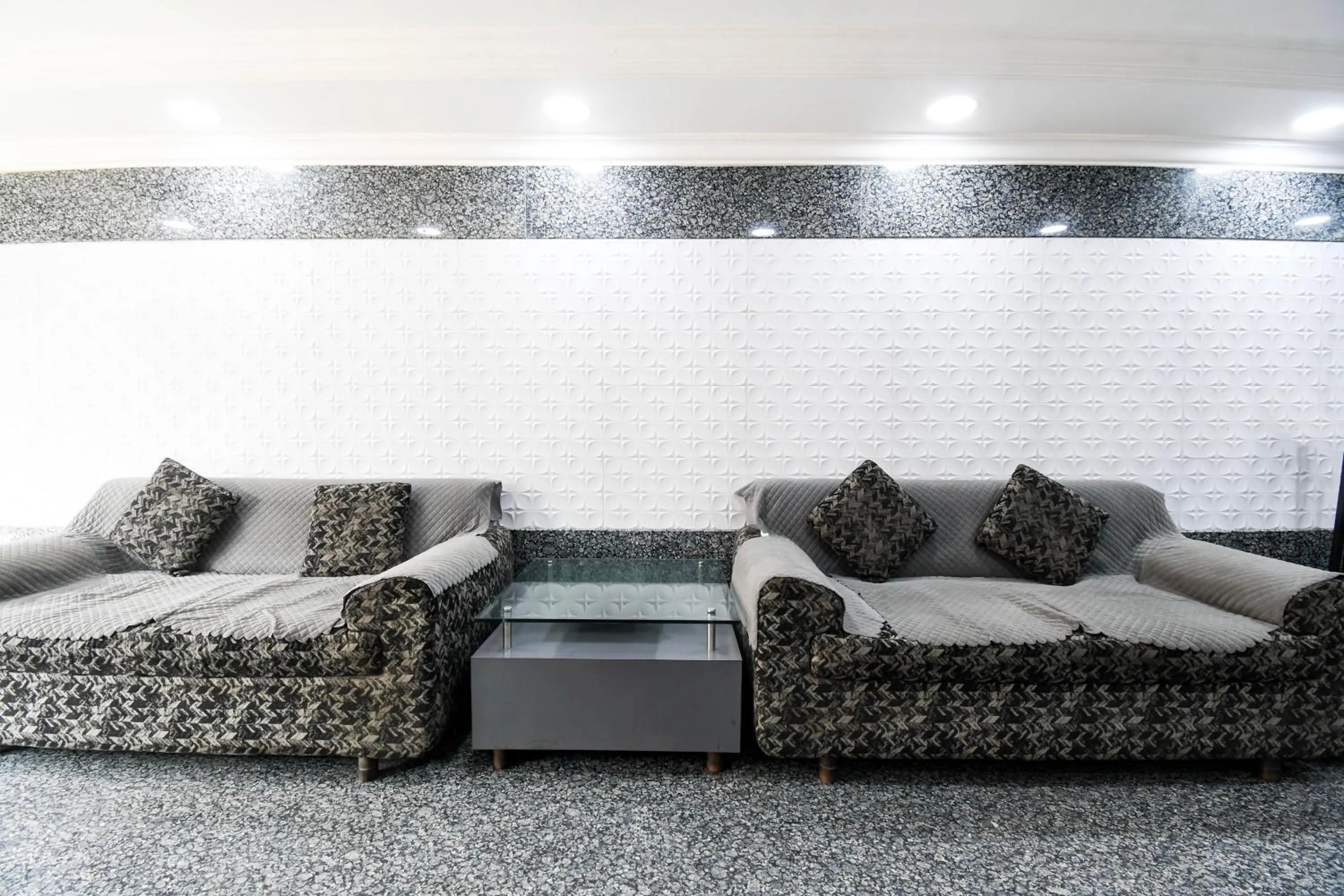 Lobby or reception in Hotel O Raipur Railway Station Formerly Hotel Okasu