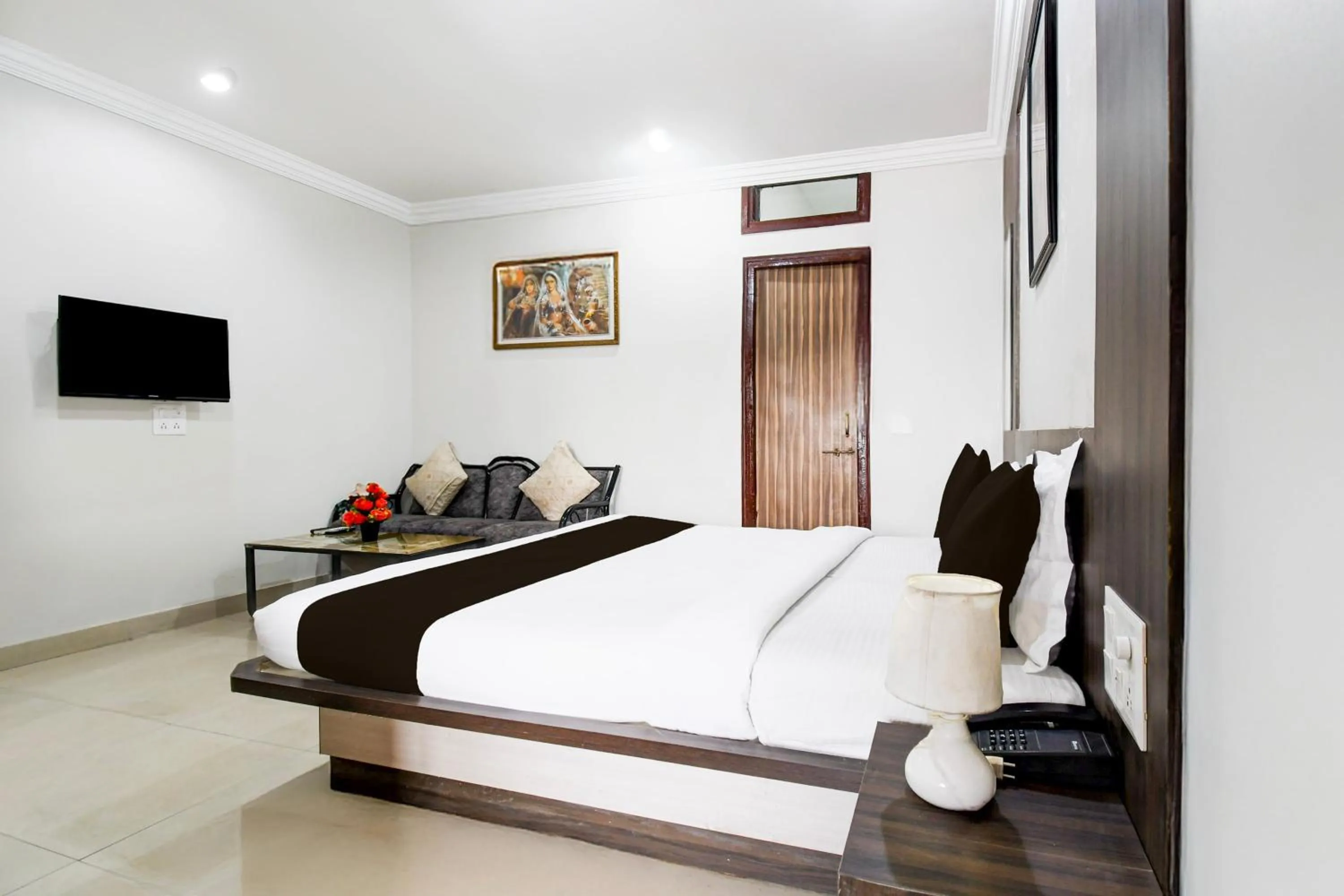 Bedroom in Hotel O Raipur Railway Station Formerly Hotel Okasu