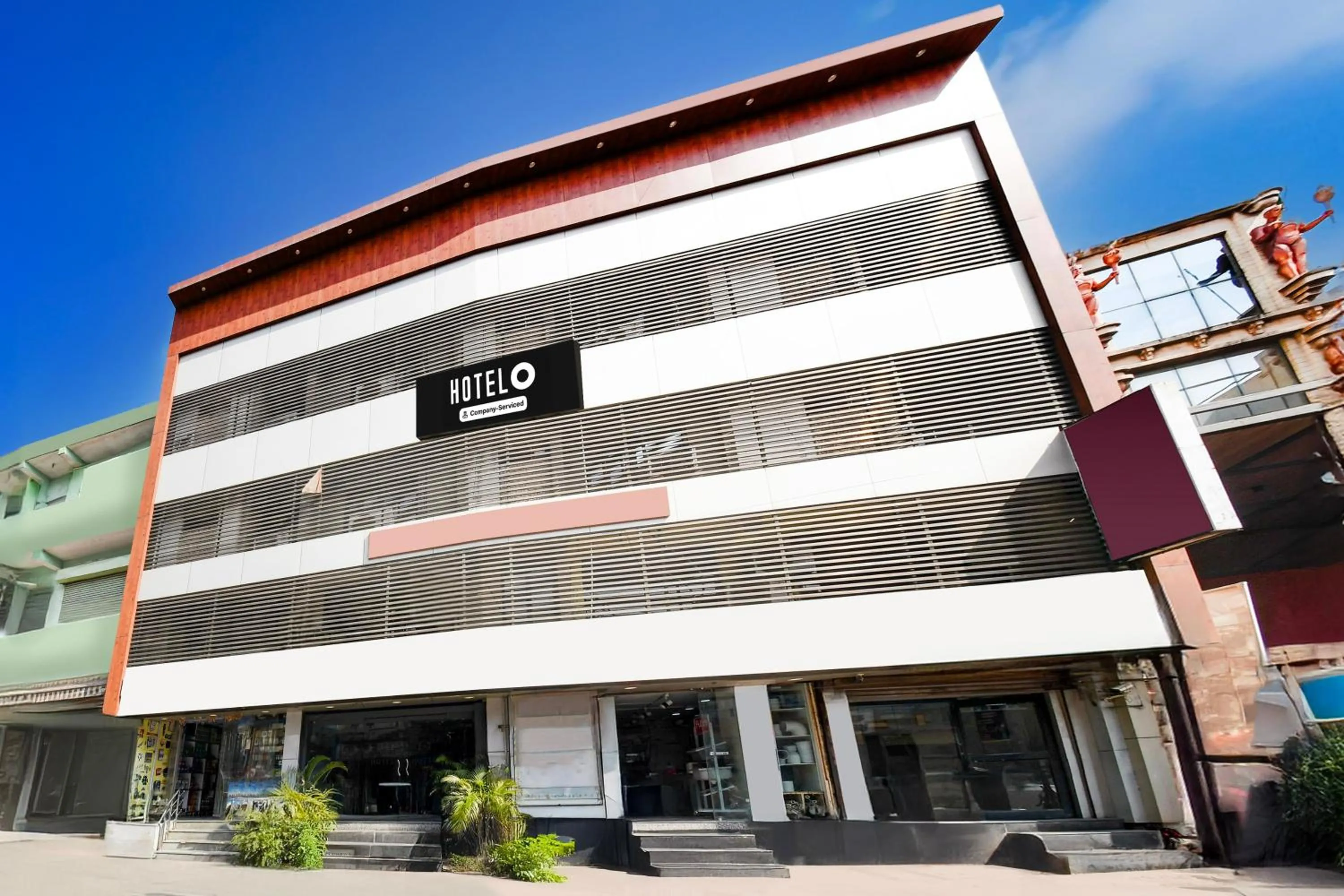 Facade/entrance in Hotel O Raipur Railway Station Formerly Hotel Okasu