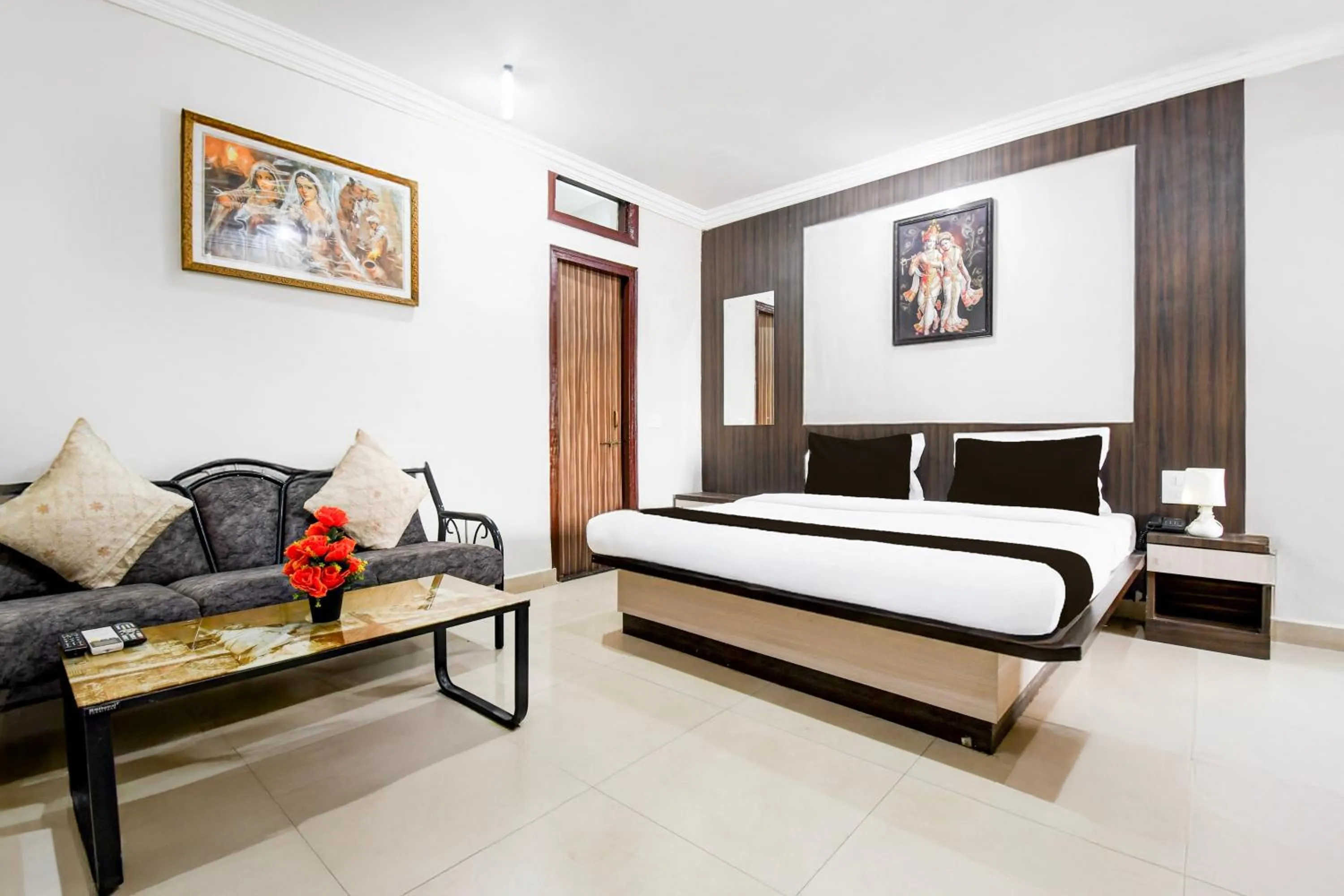 Bedroom in Hotel O Raipur Railway Station Formerly Hotel Okasu