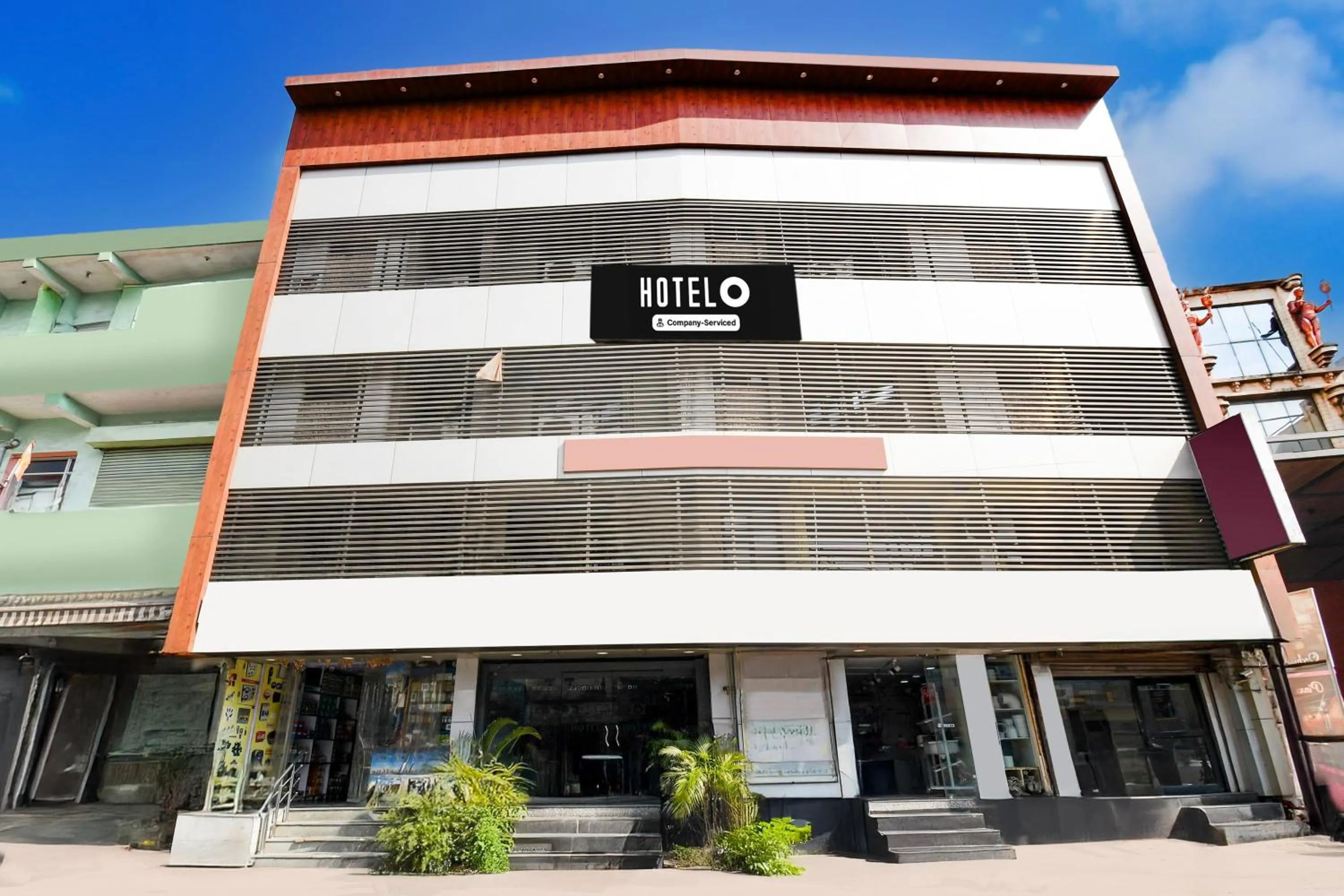 Facade/entrance in Hotel O Raipur Railway Station Formerly Hotel Okasu