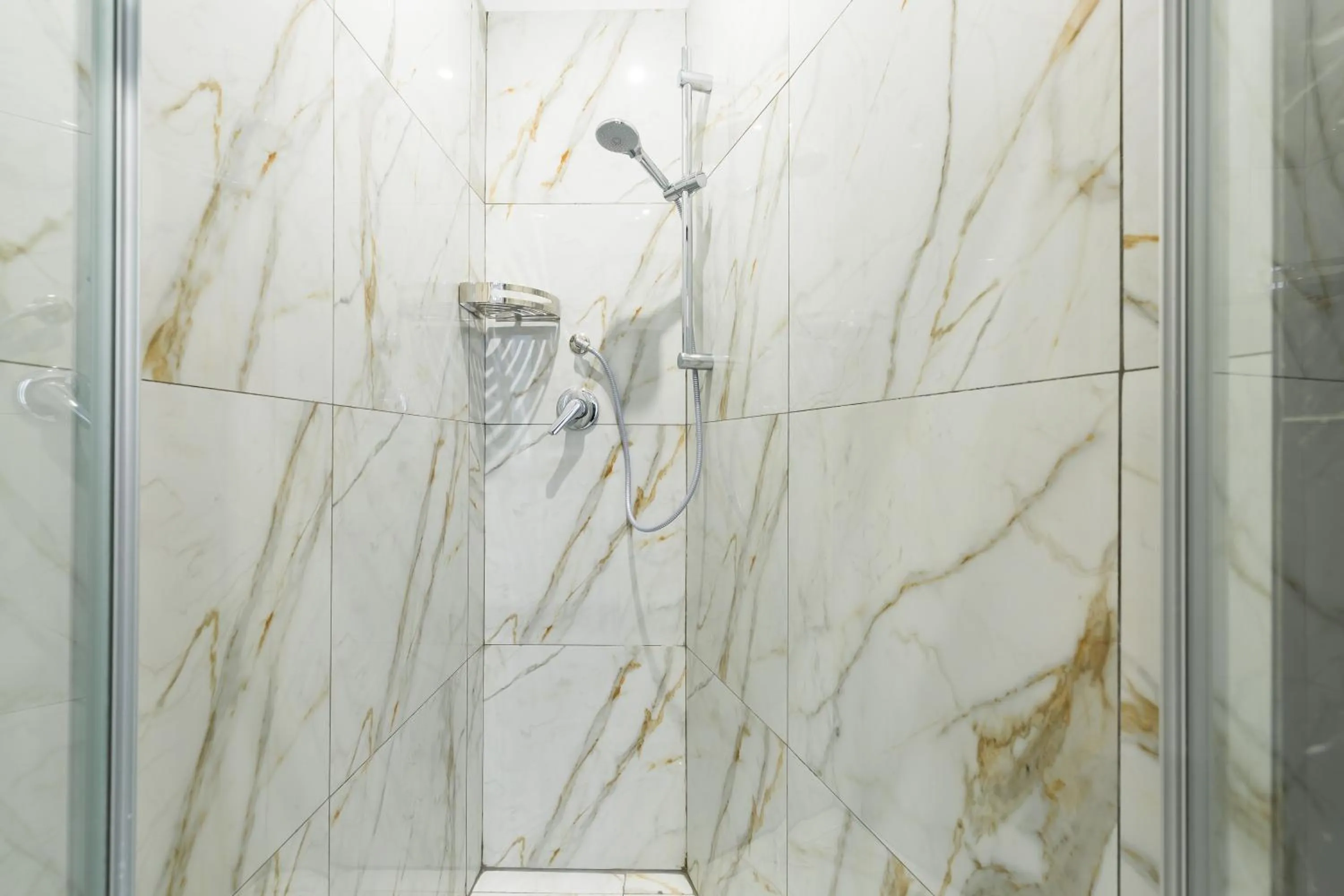 Shower in Hotel Sant'Angelo Palace