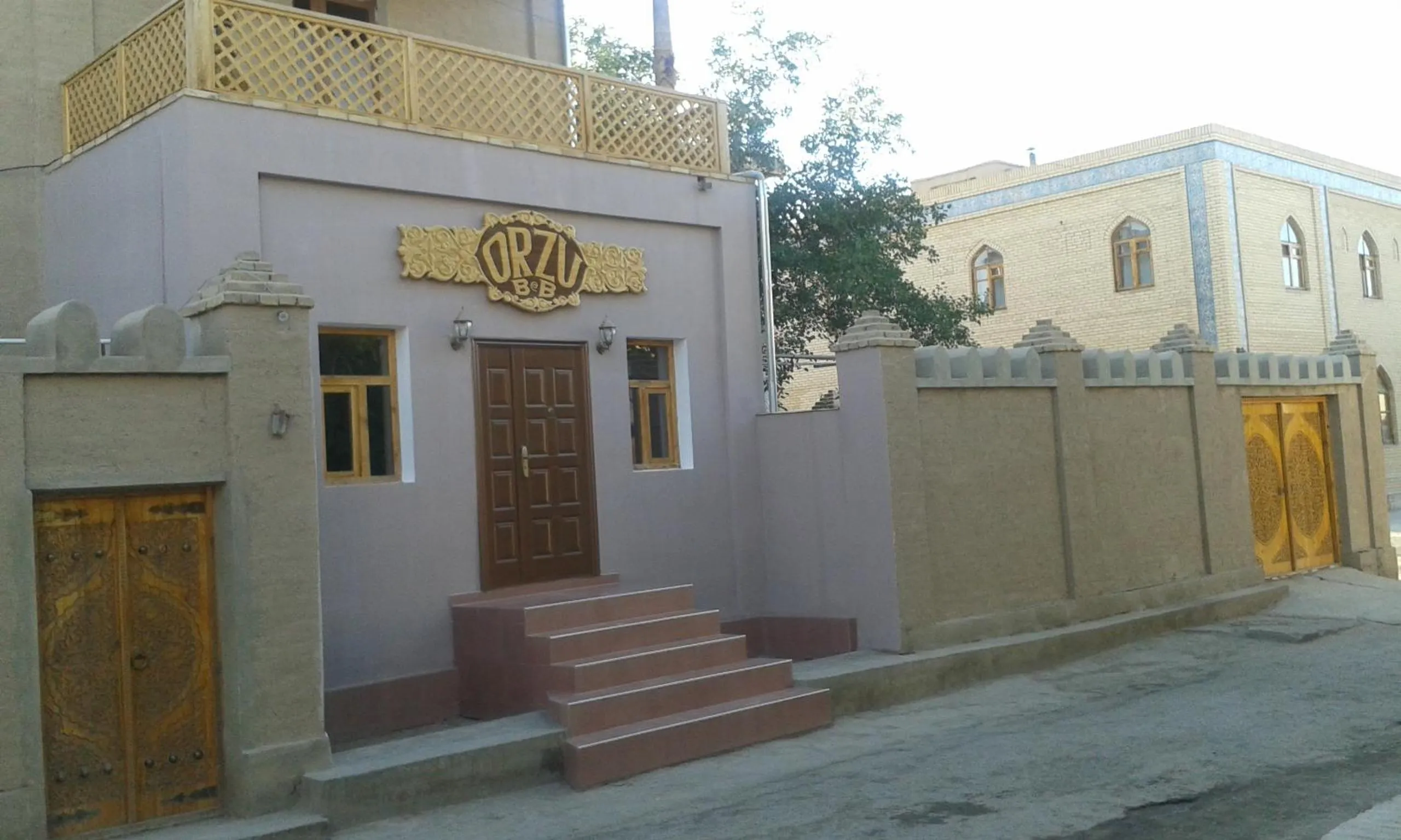 Facade/entrance in Guest House Orzu