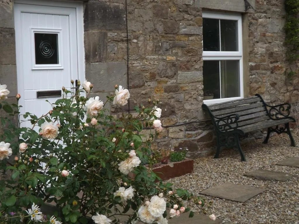 Property building in Hillis Close Farm