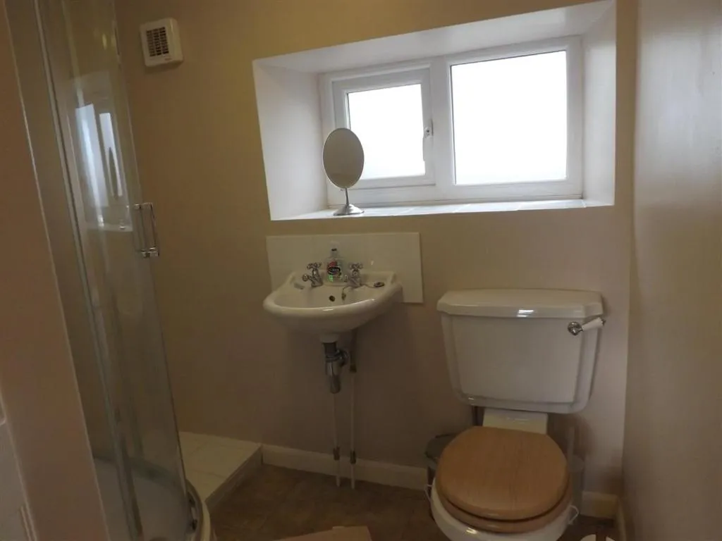 Bathroom in Hillis Close Farm