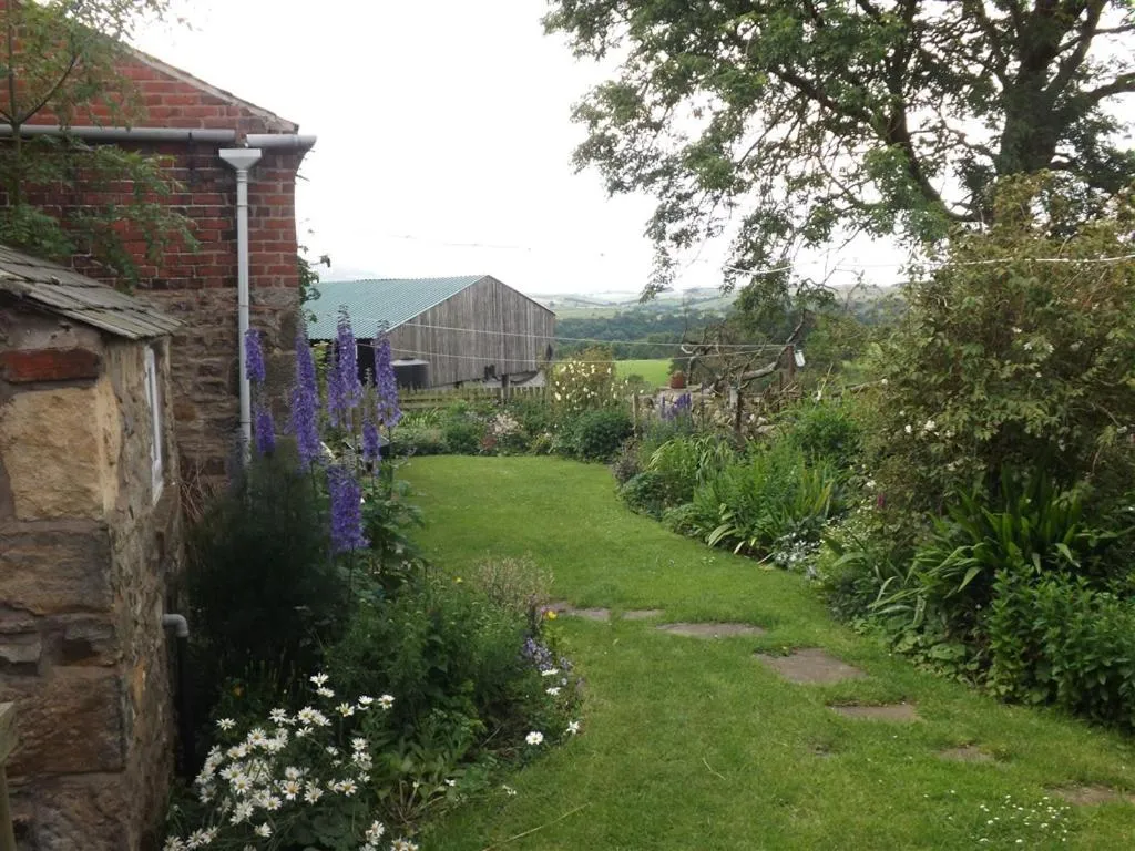 Property building in Hillis Close Farm