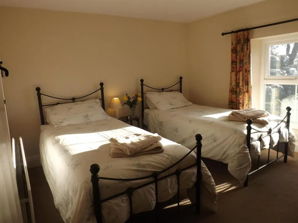 Bedroom, Bed in Hillis Close Farm