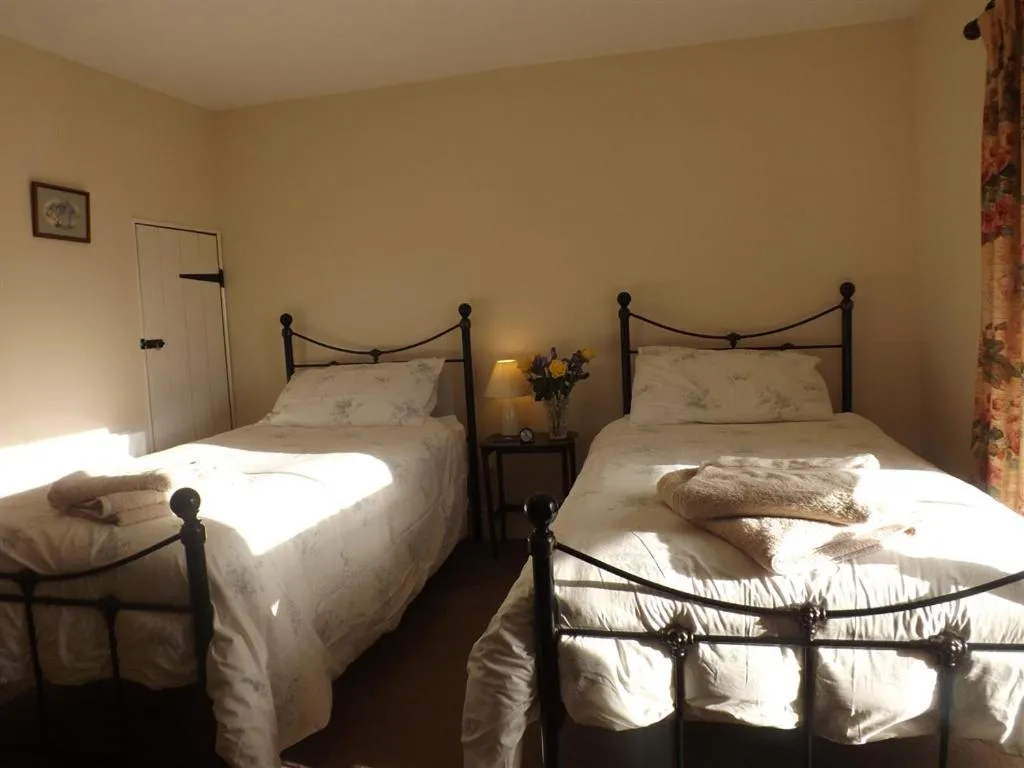 Bedroom, Bed in Hillis Close Farm