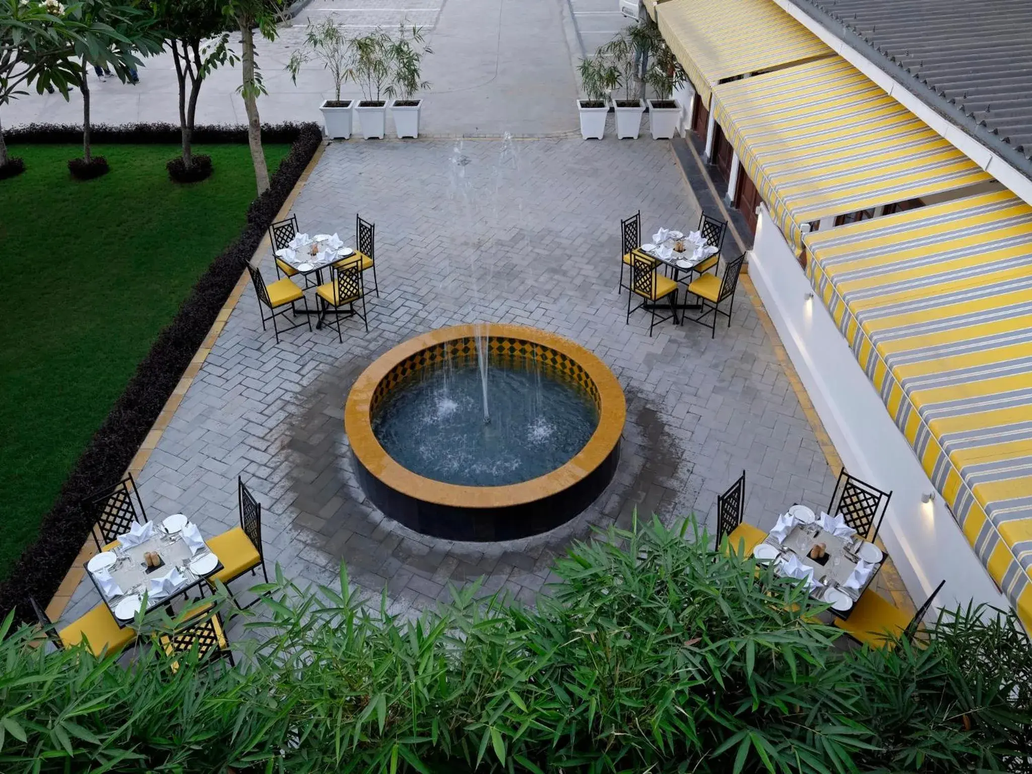 Restaurant/places to eat in Saraca Hotel Lucknow Restaurant/places to eat in Saraca Hotel Lucknow