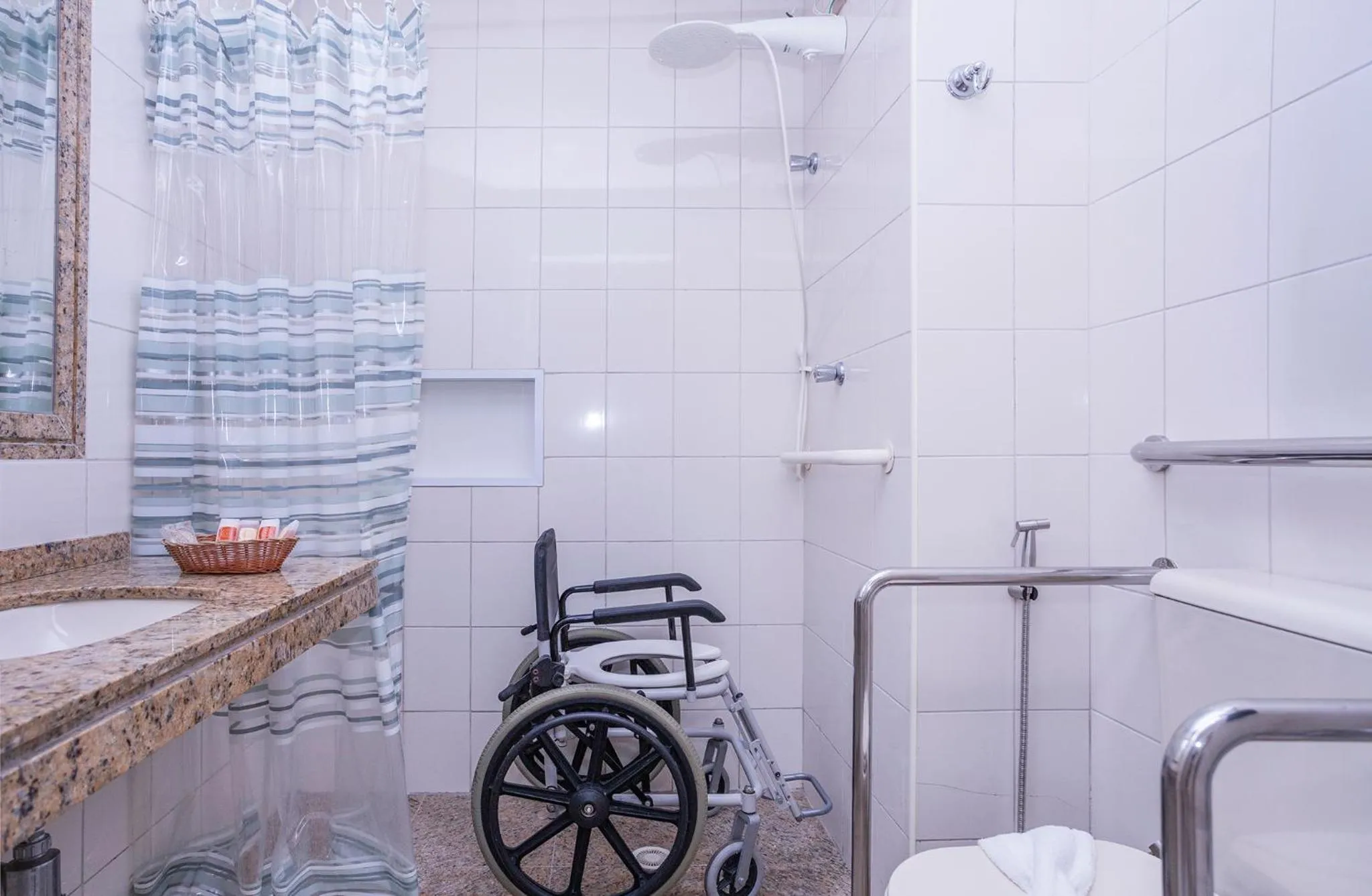 Bathroom in Hotel Aojesp