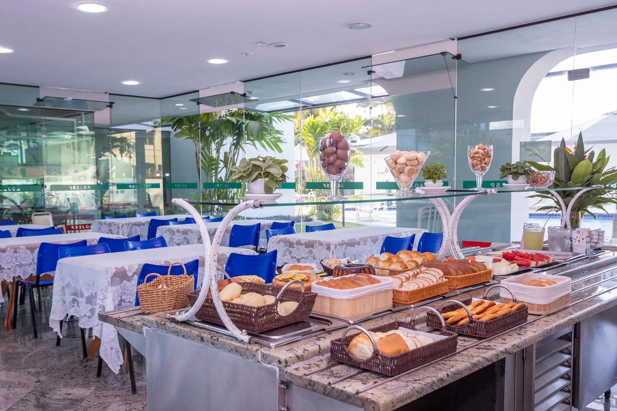 Restaurant/places to eat in Hotel Aojesp