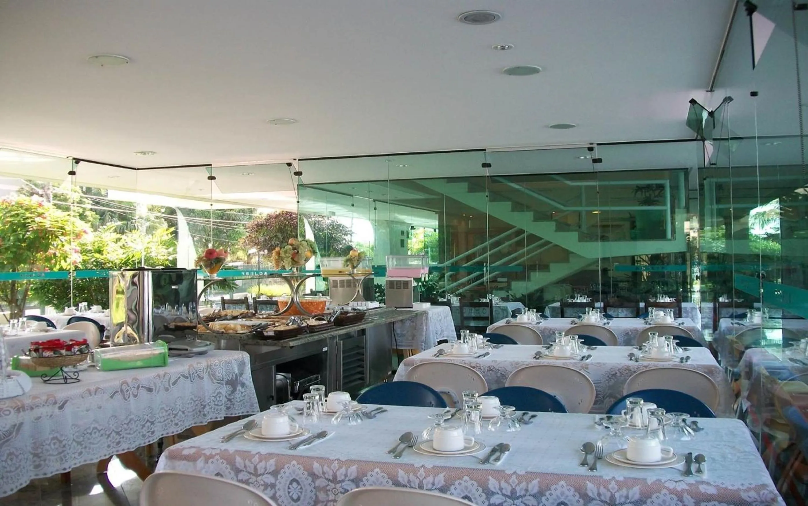 Restaurant/places to eat in Hotel Aojesp