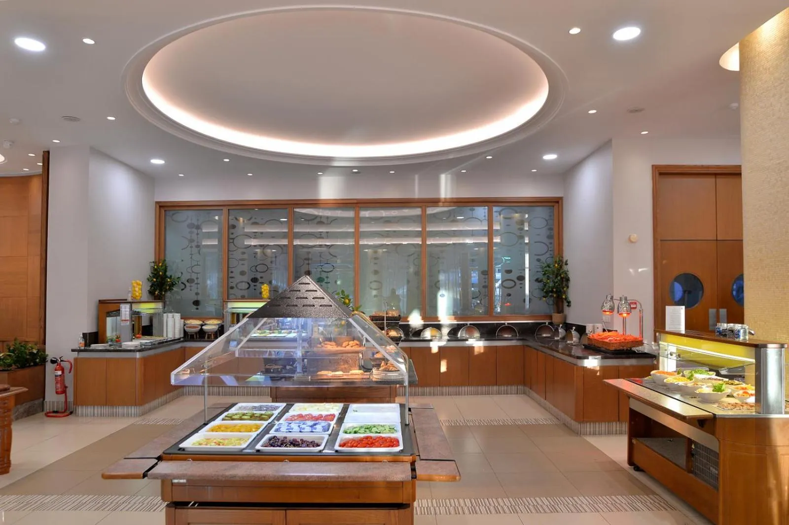 Restaurant/places to eat in Ajax Hotel