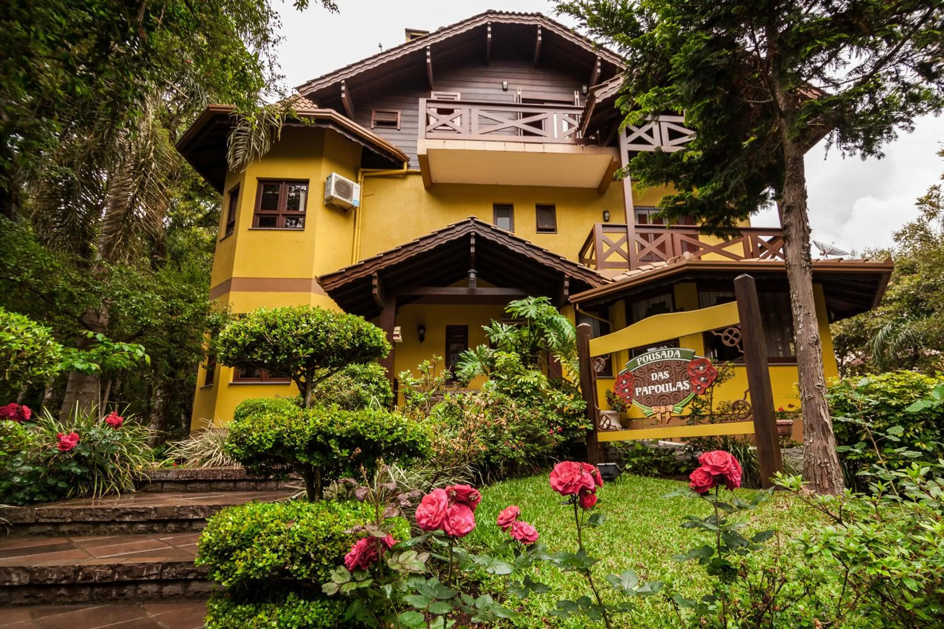 Property building in Pousada Das Papoulas