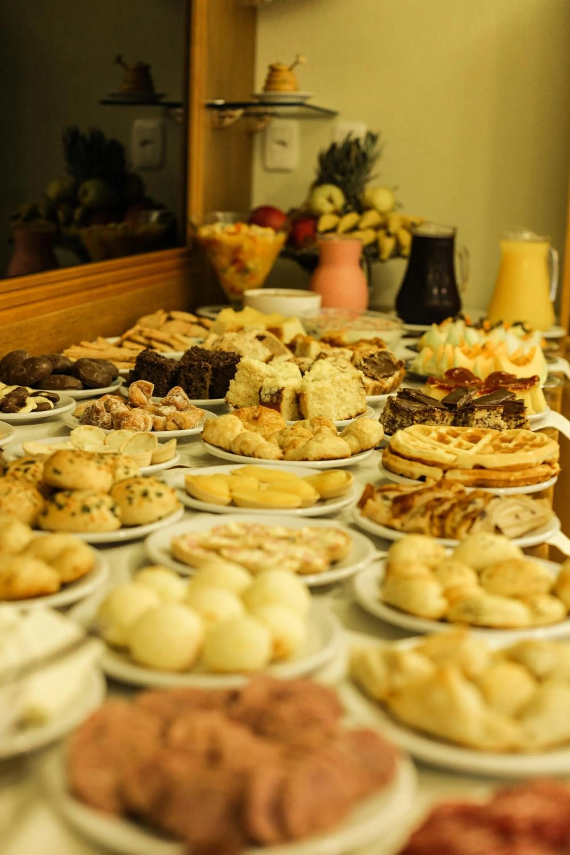 Buffet breakfast in Pousada Das Papoulas