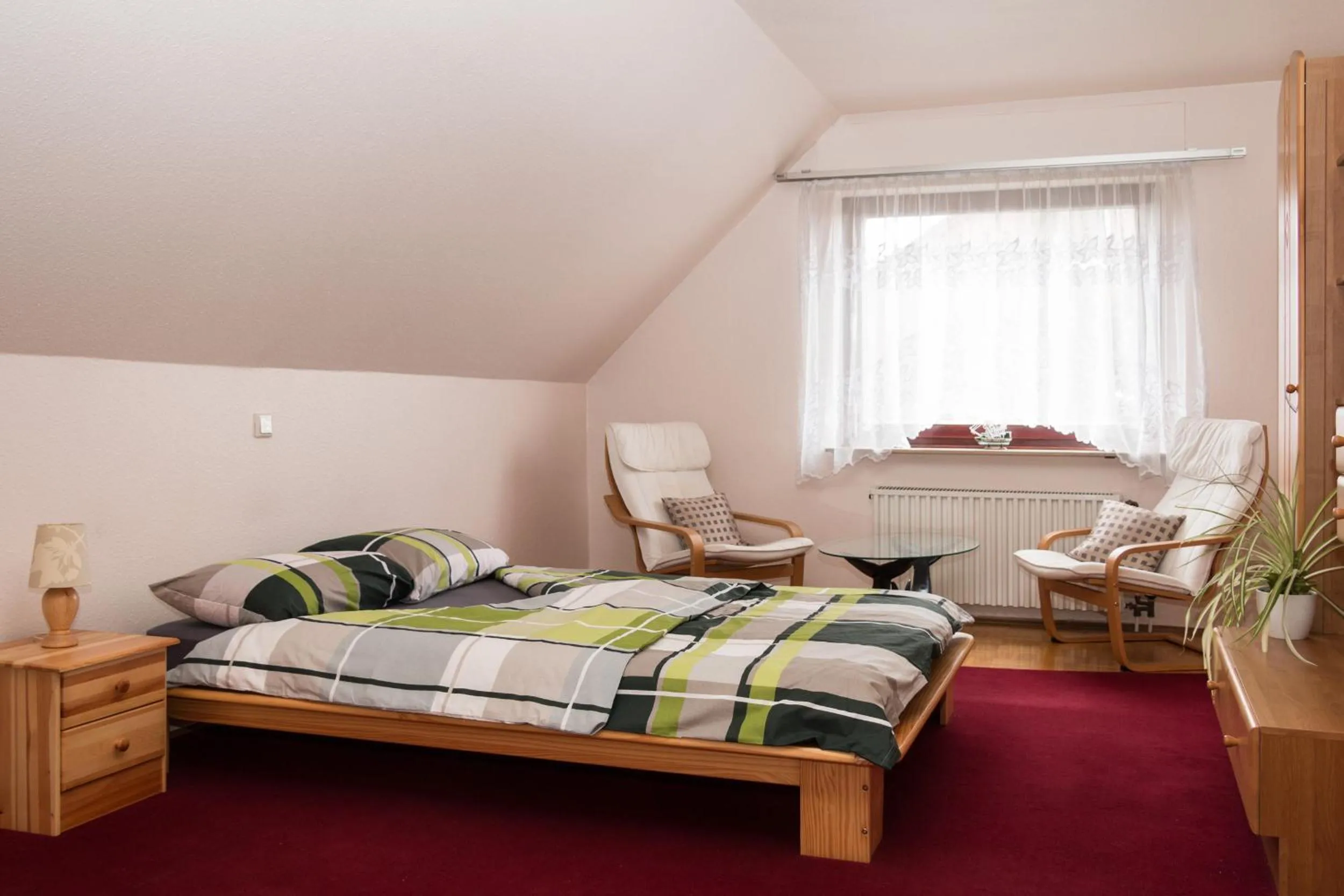 Photo of the whole room, Bed in Privatunterkunft "An der Hecke"