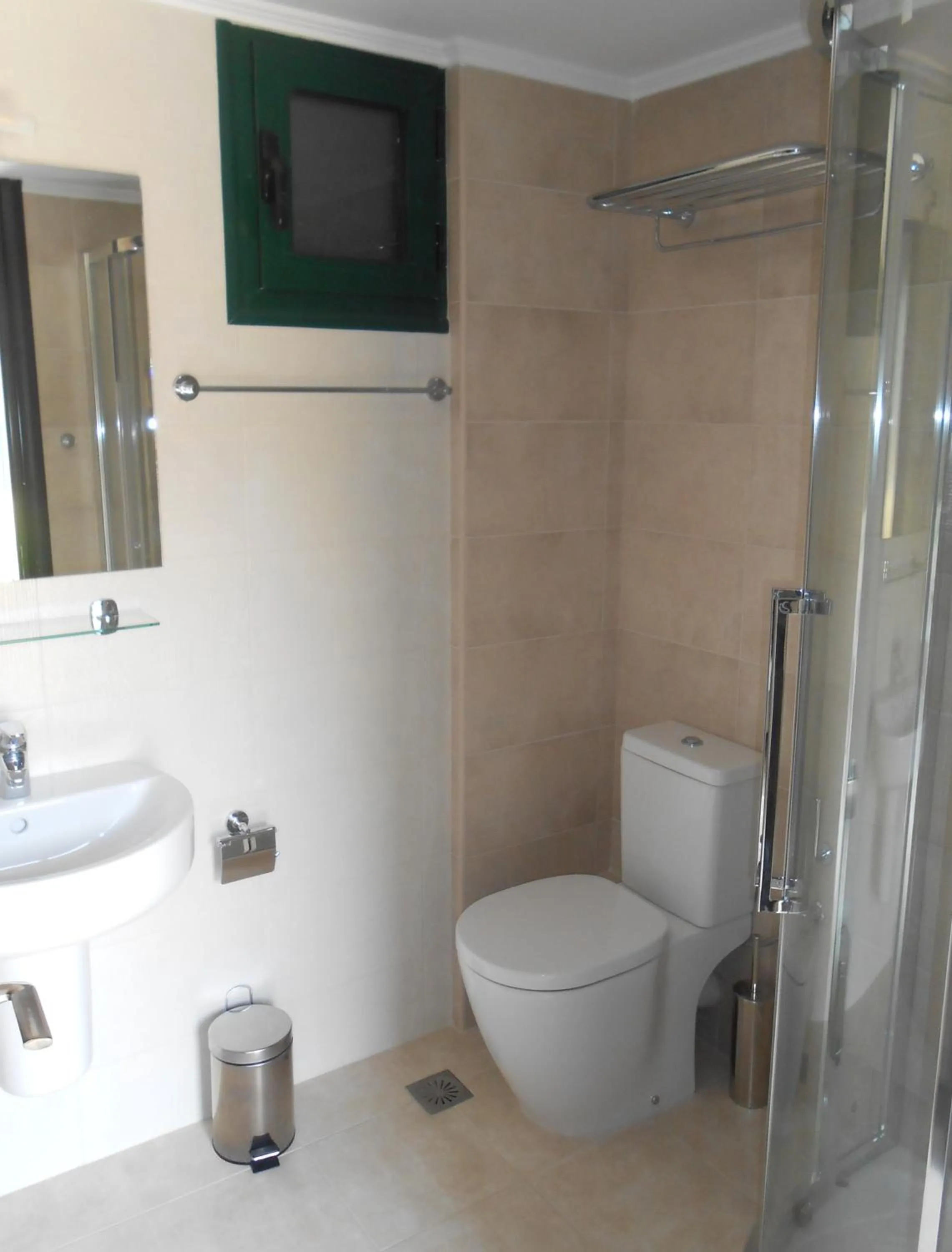 Shower in Element Hotel