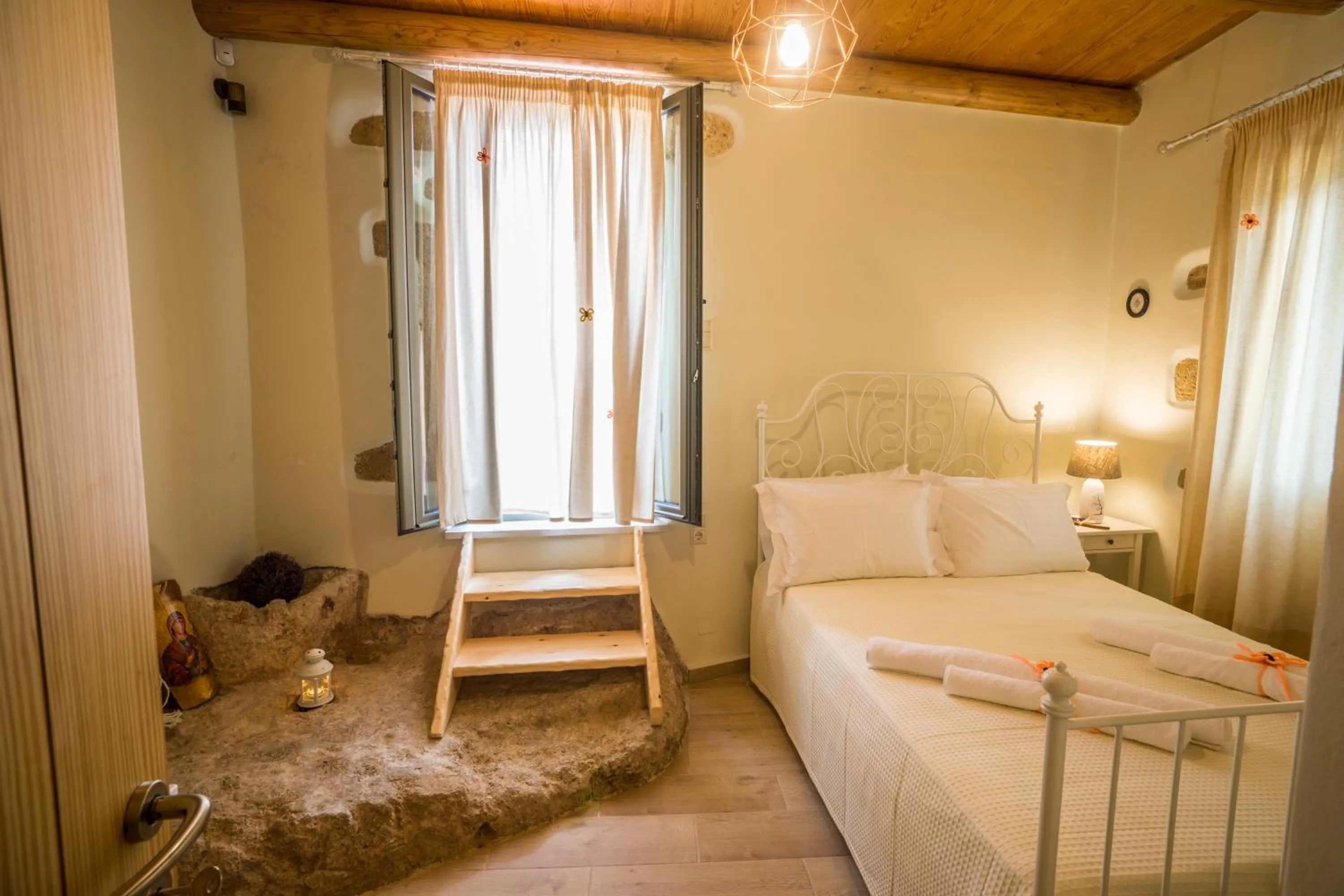 Bed in Villa Panareti