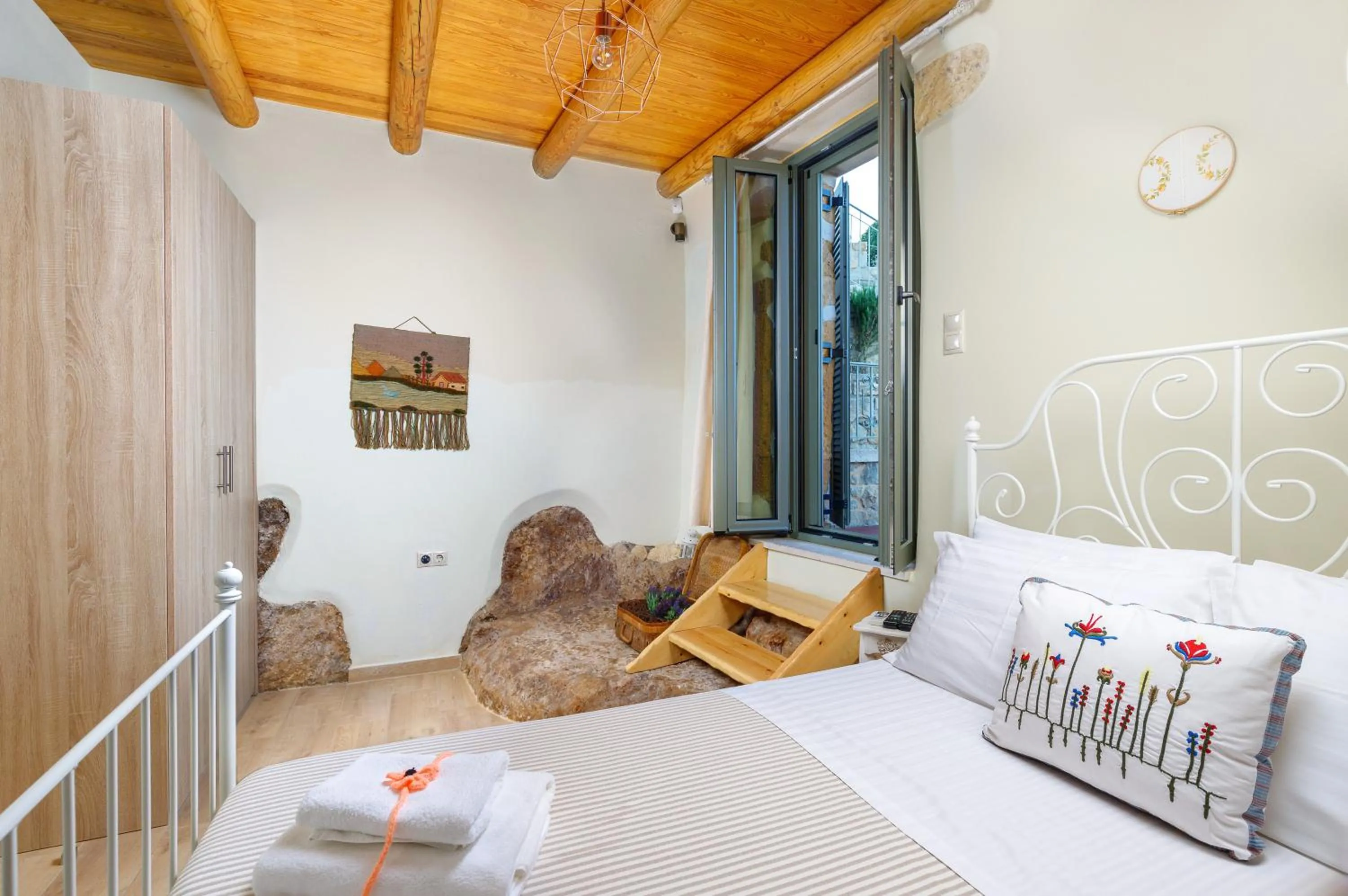 Bedroom, Bed in Villa Panareti