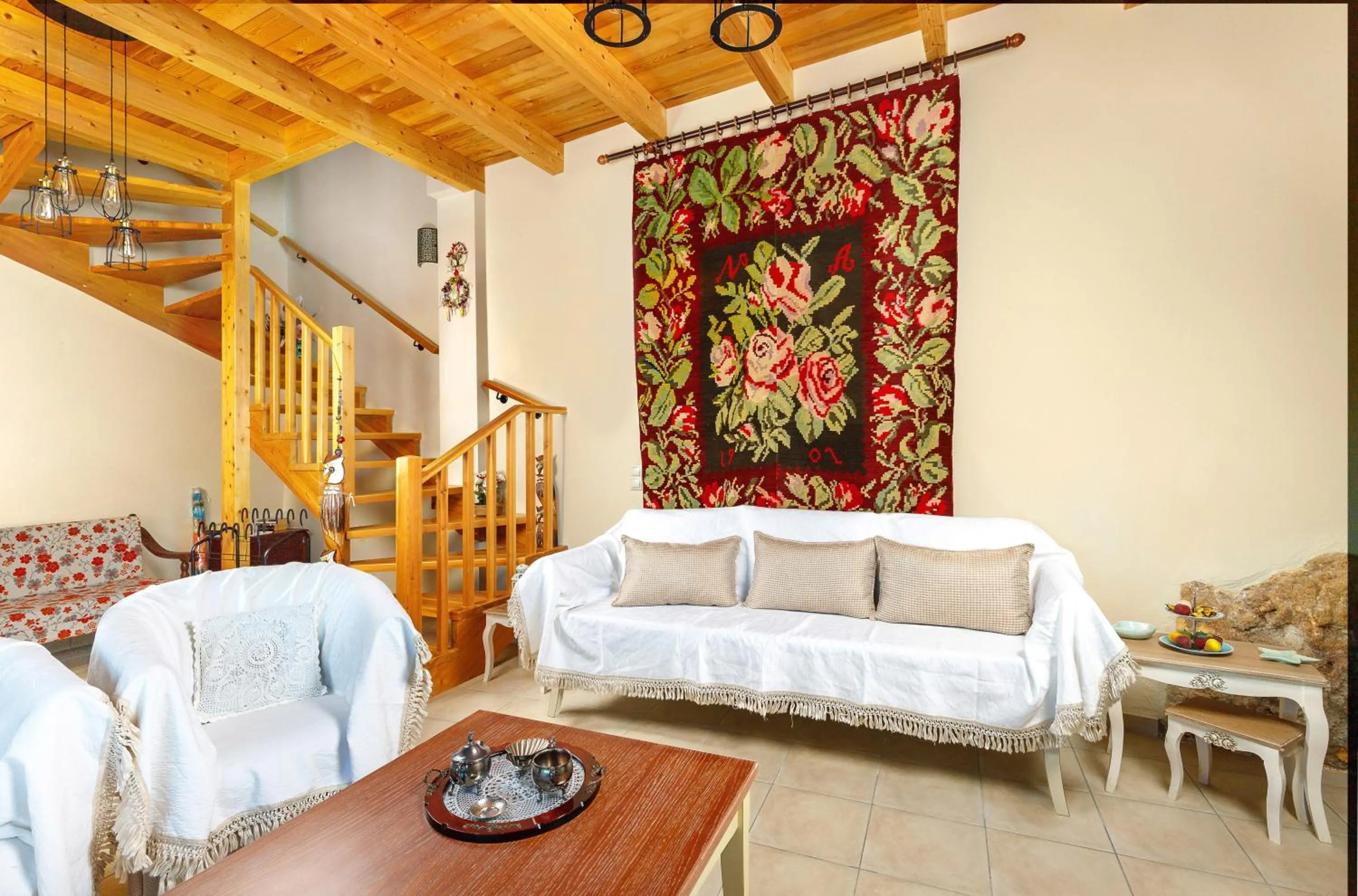 Living room, Bed in Villa Panareti