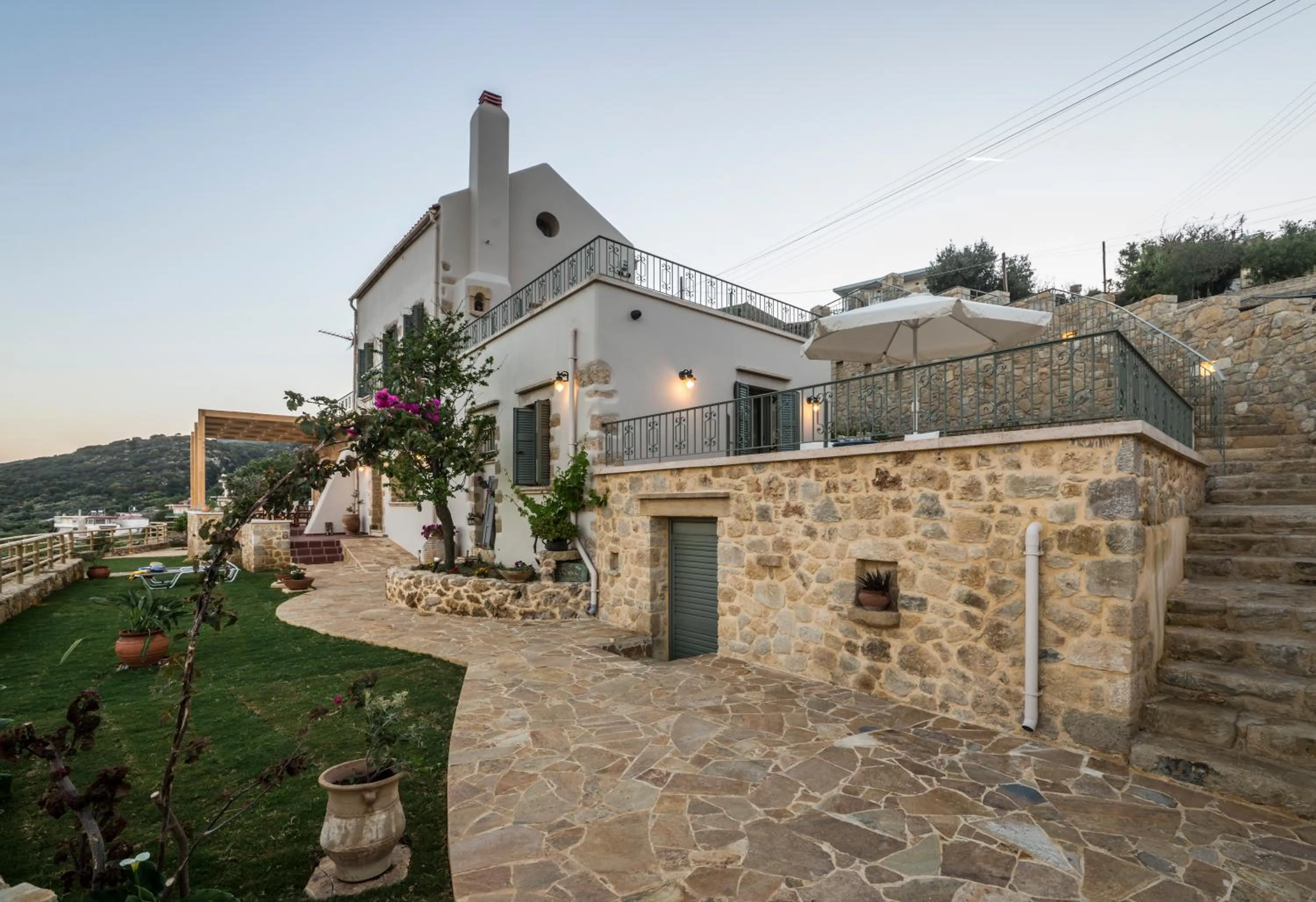 Property building in Villa Panareti
