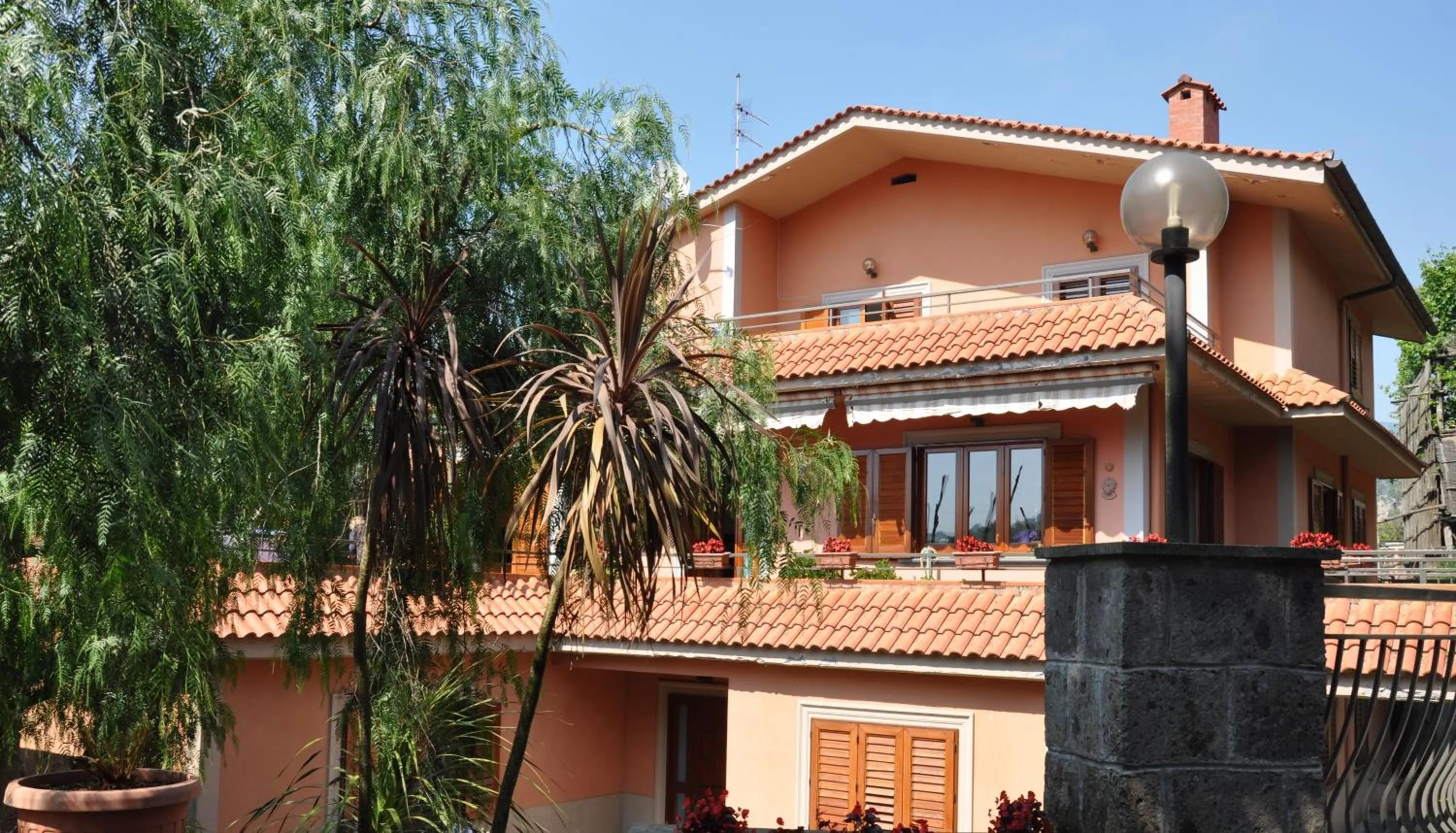 Property building in Bed and Lemons