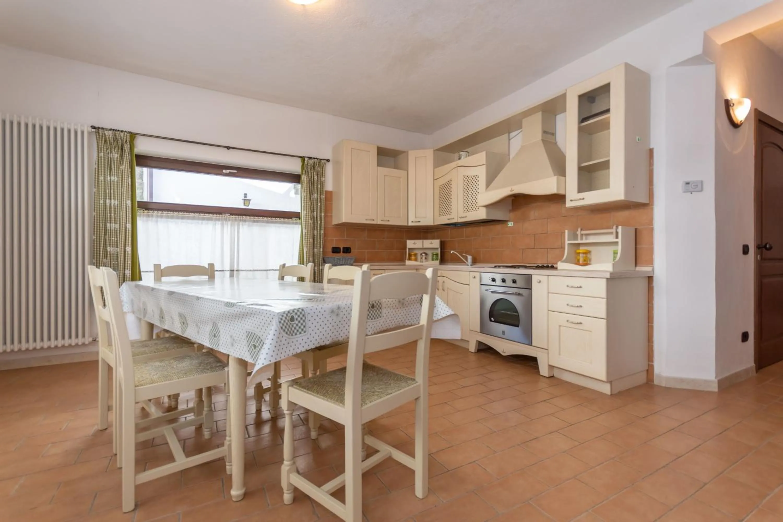 Kitchen or kitchenette in Villa Simona