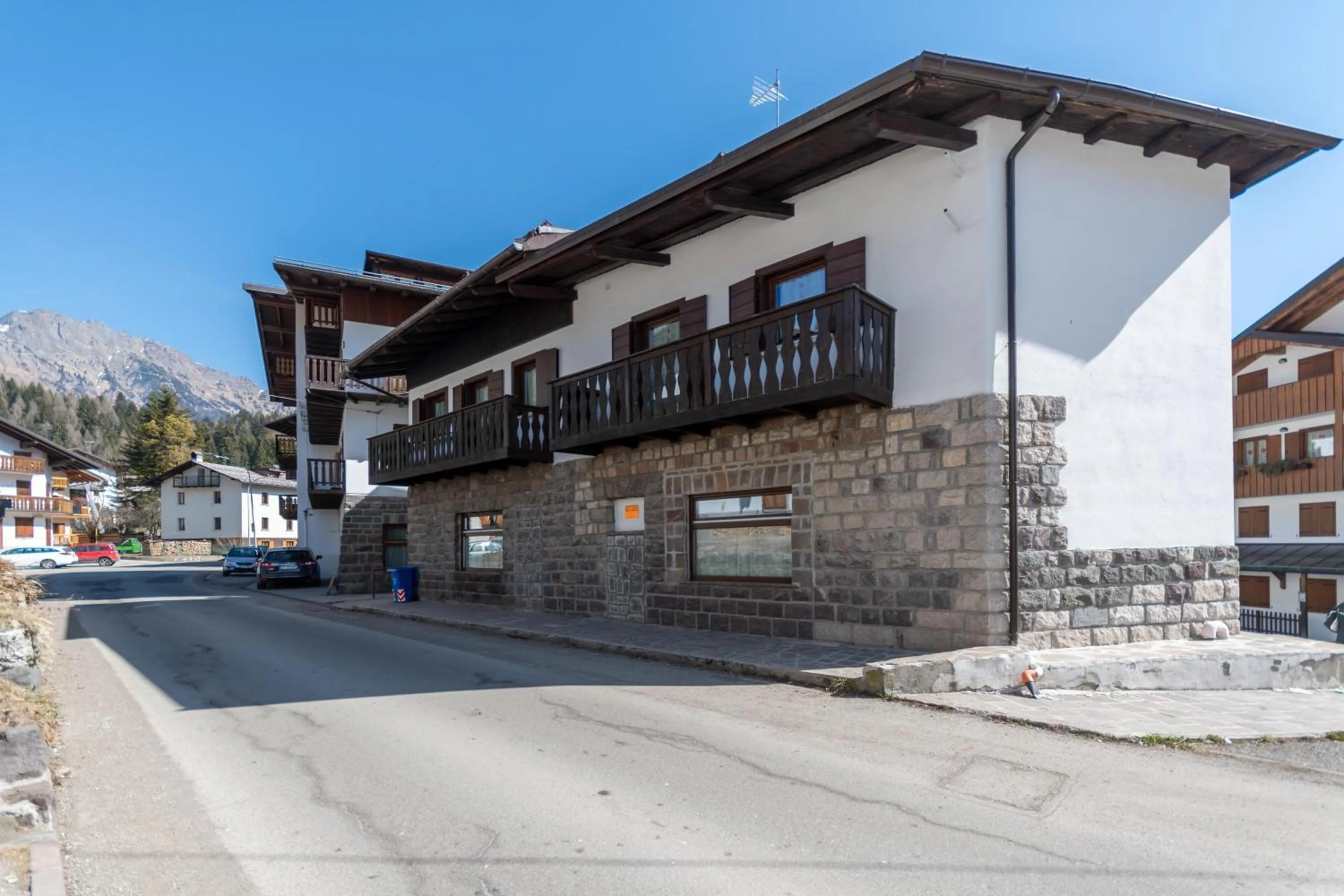 Property building in Villa Simona