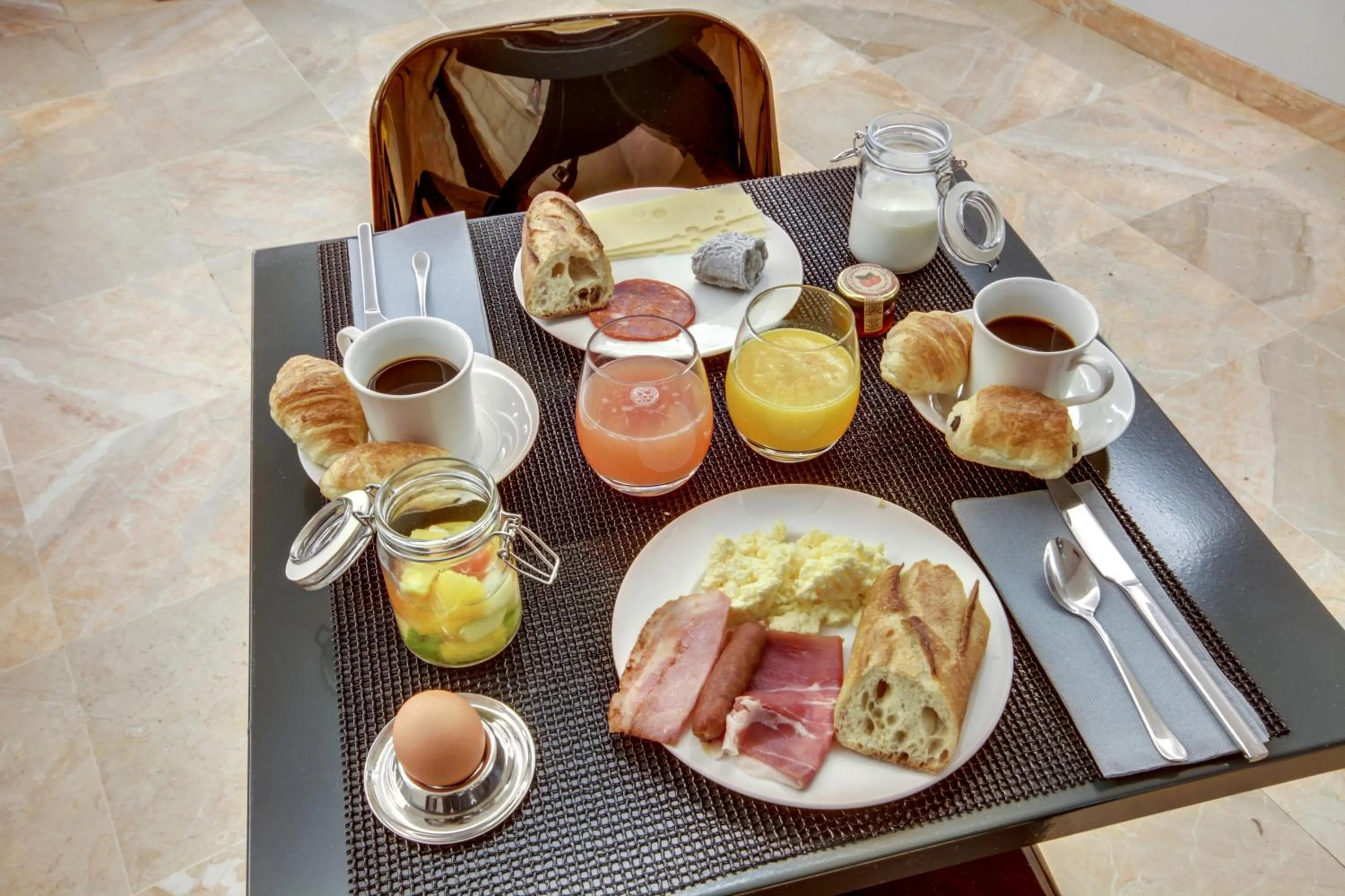 Breakfast in Hôtel Sèvres Saint Germain