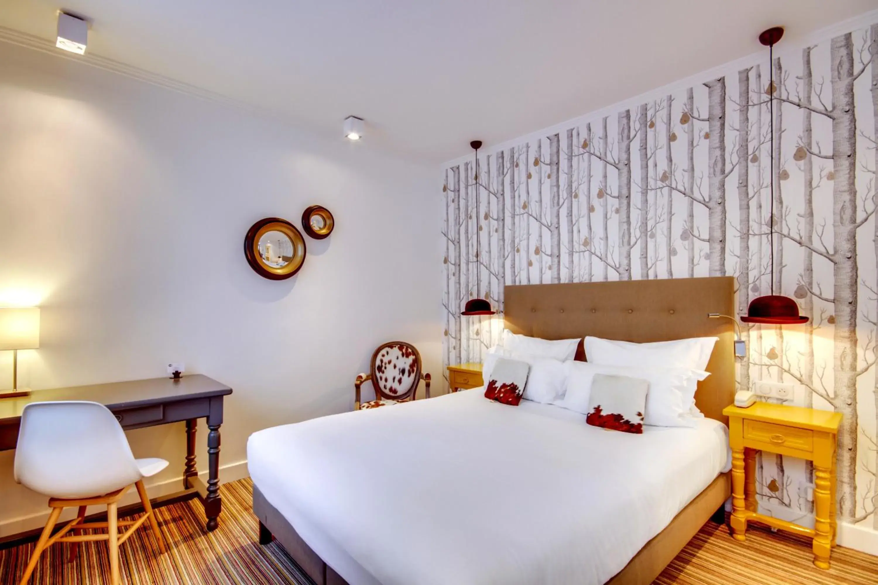 Bed in Hôtel Sèvres Saint Germain Bed in Hôtel Sèvres Saint Germain