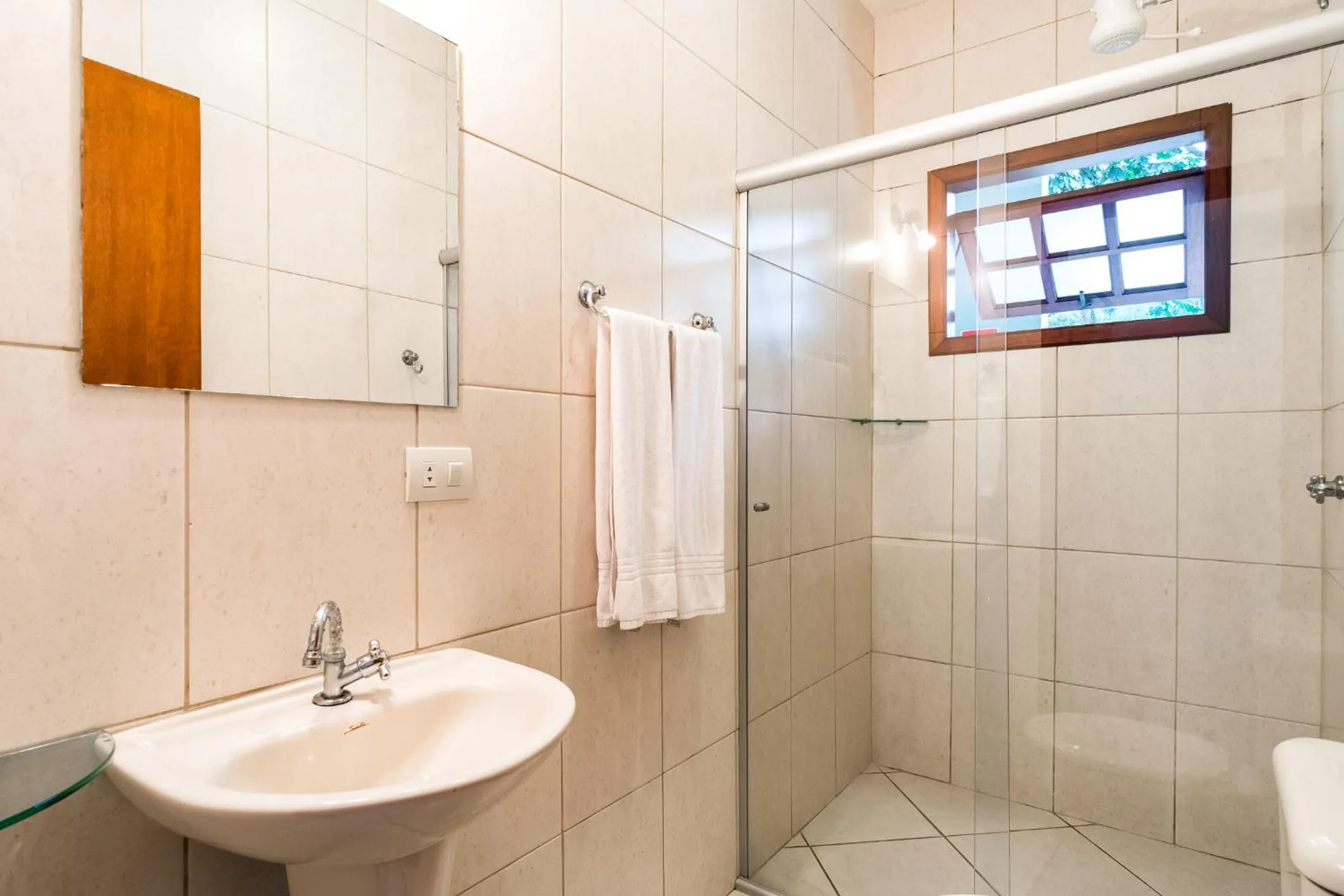 Shower in Pousada Recanto Montecarlo