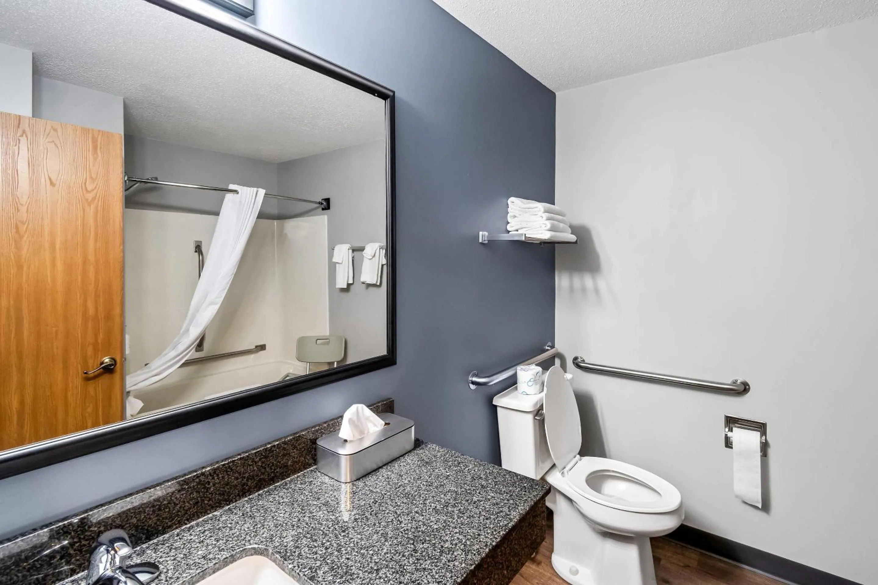 Bedroom in Quality Inn Superior - Duluth