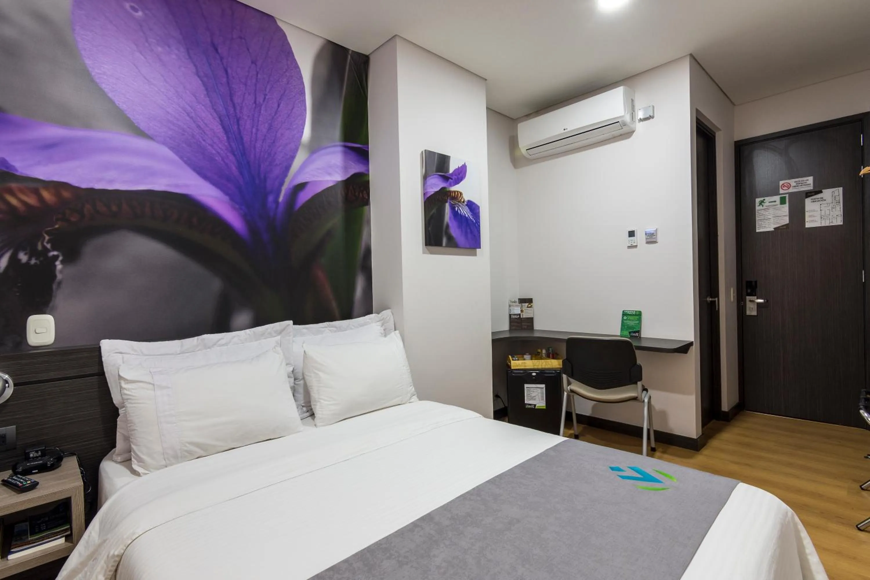 Photo of the whole room, Bed in Hotel Vivre