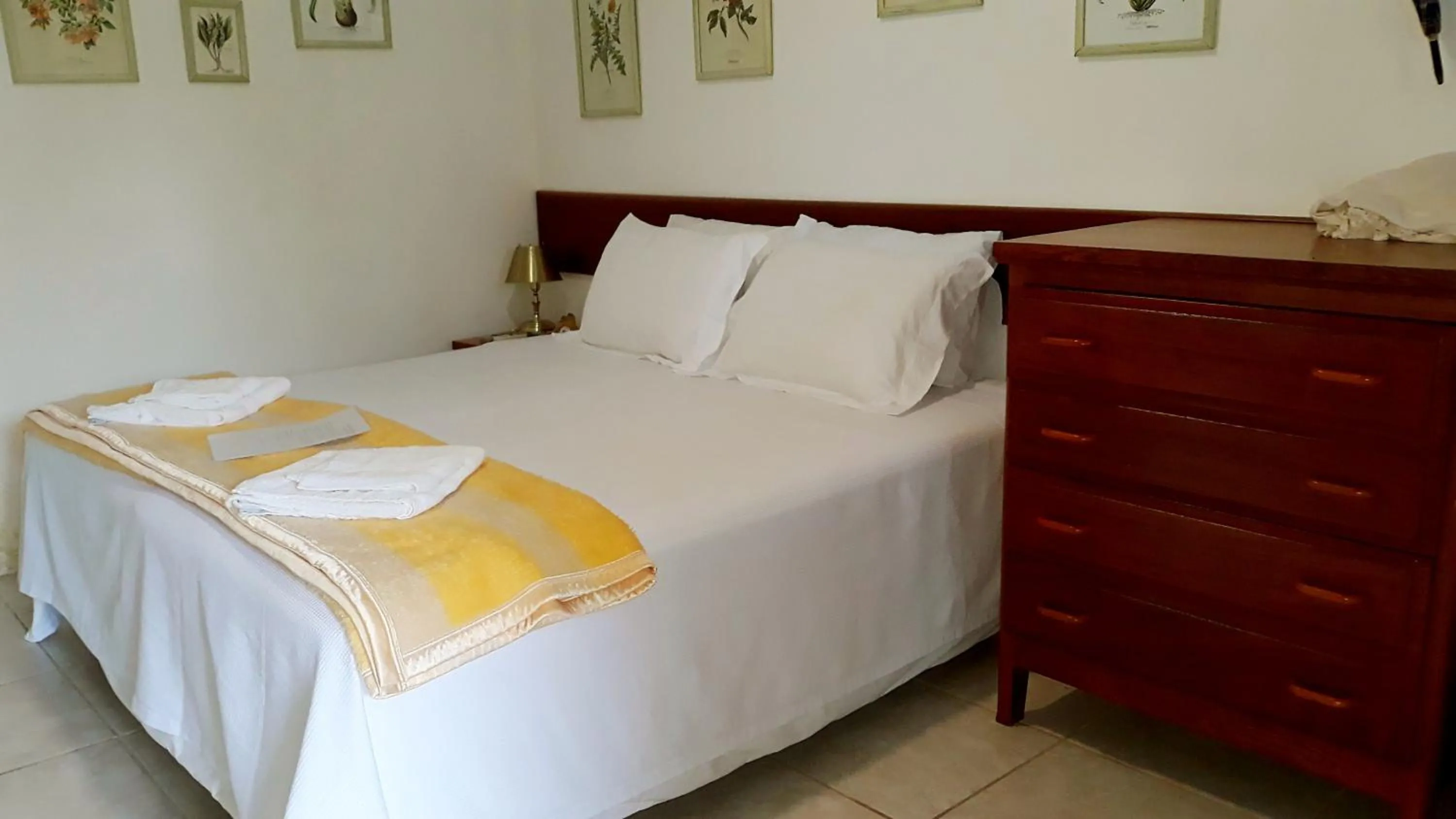 Balcony/Terrace, Bed in Pousada Via Maria