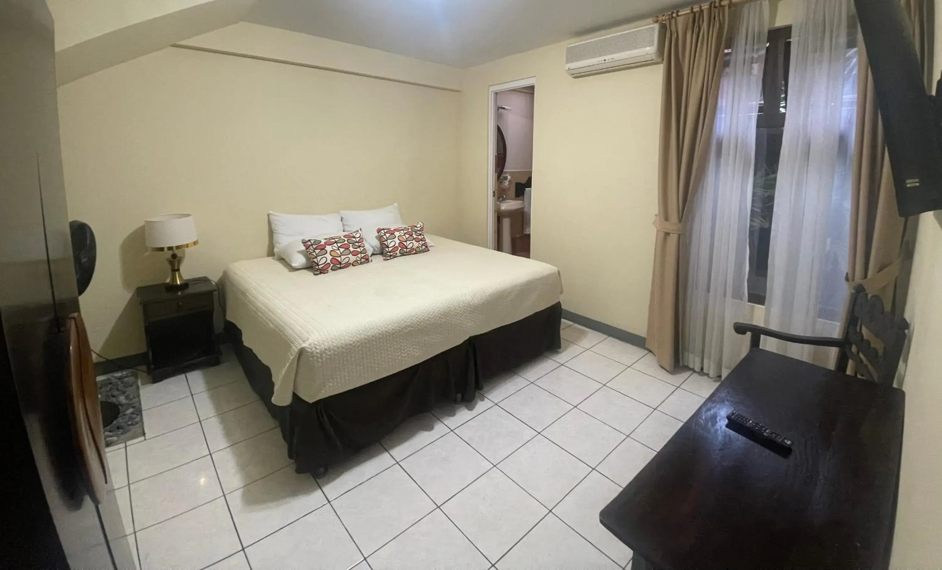 Standard Double or Twin Room in Hotel 1915 INN & SUITES Standard Double or Twin Room in Hotel 1915 INN & SUITES