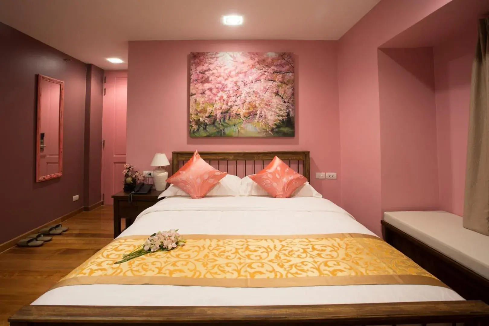 Decorative detail, Bed in Nine Design Place Decorative detail, Bed in Nine Design Place