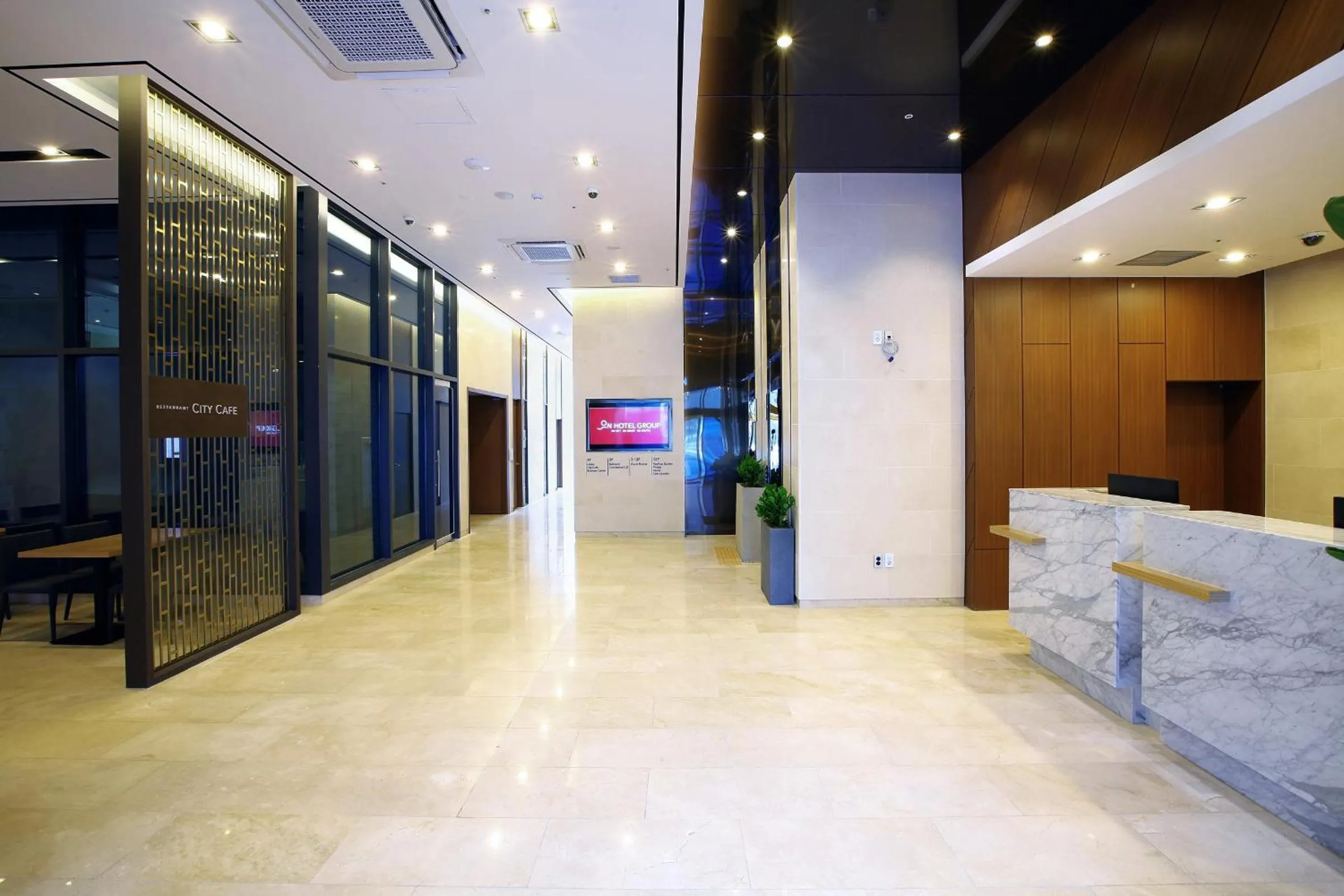 Facade/entrance in ON City Hotel