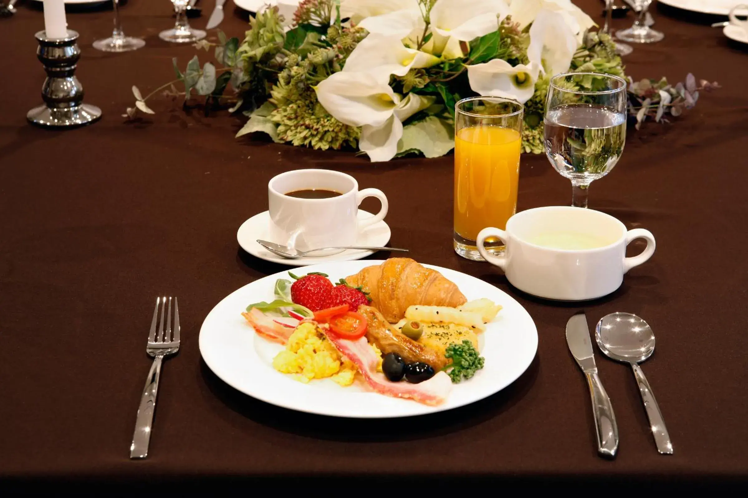 Restaurant/places to eat in ON City Hotel Restaurant/places to eat in ON City Hotel