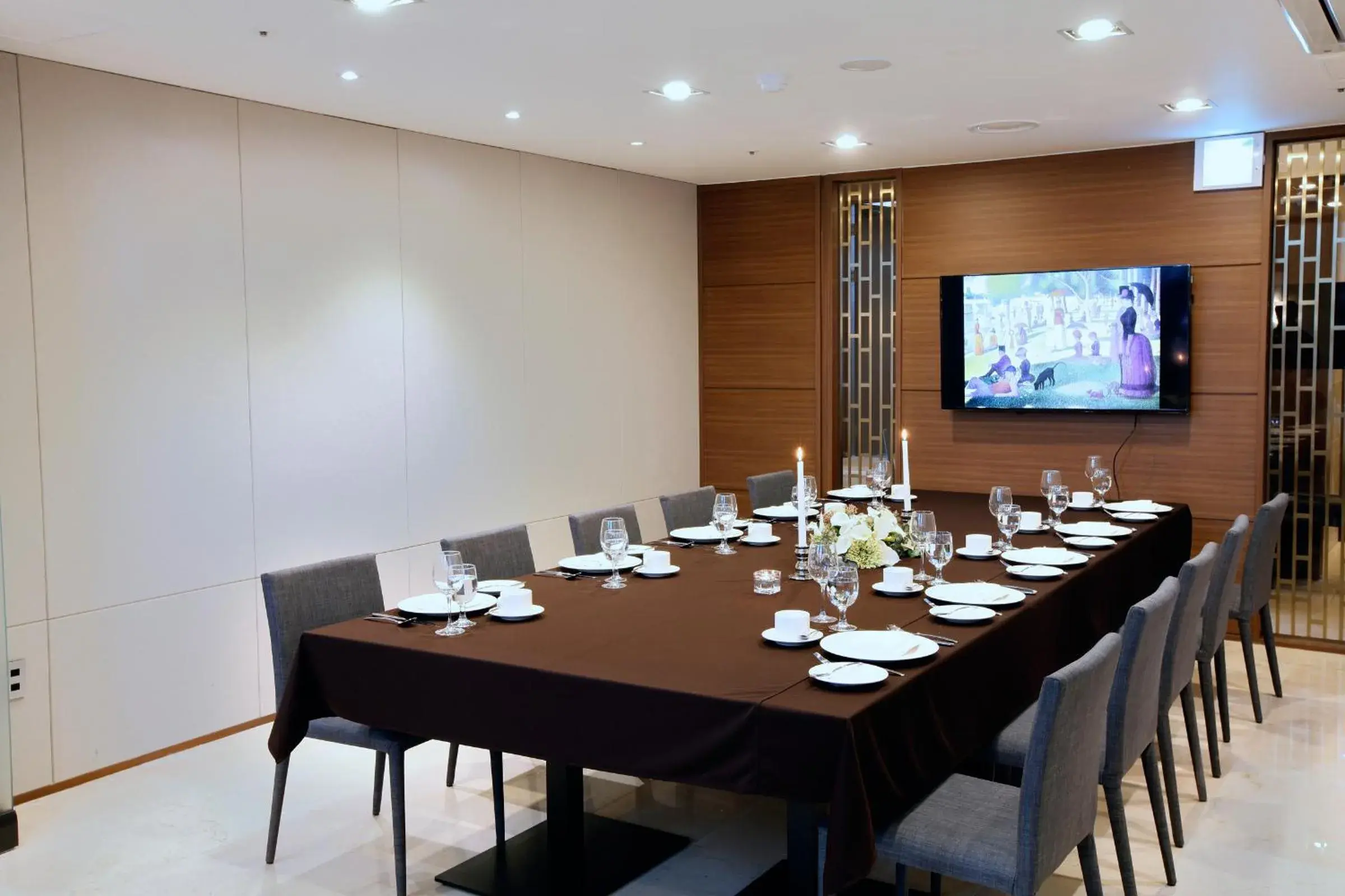 Restaurant/places to eat in ON City Hotel Restaurant/places to eat in ON City Hotel