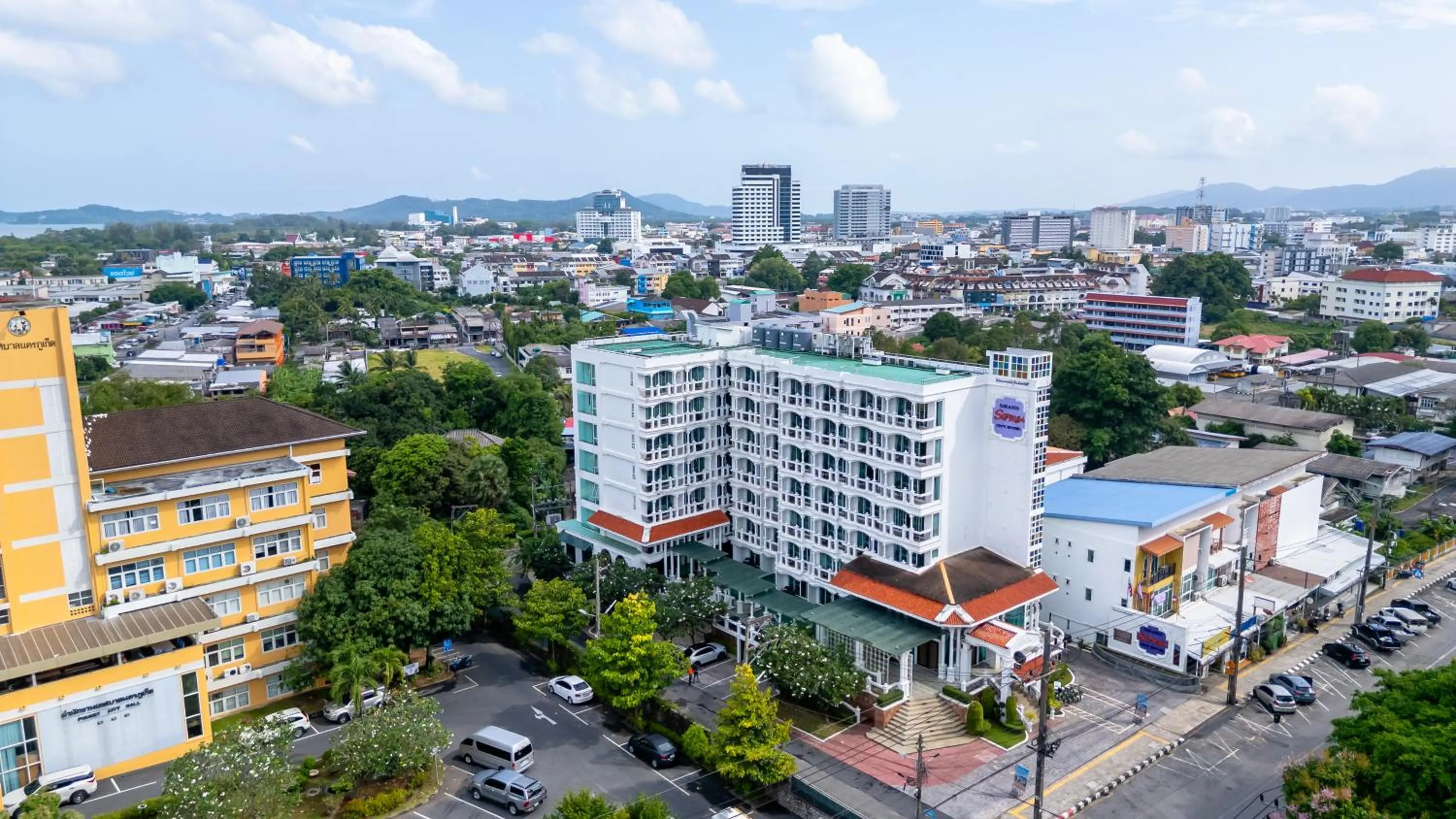 Property building in Grand Supicha City Hotel