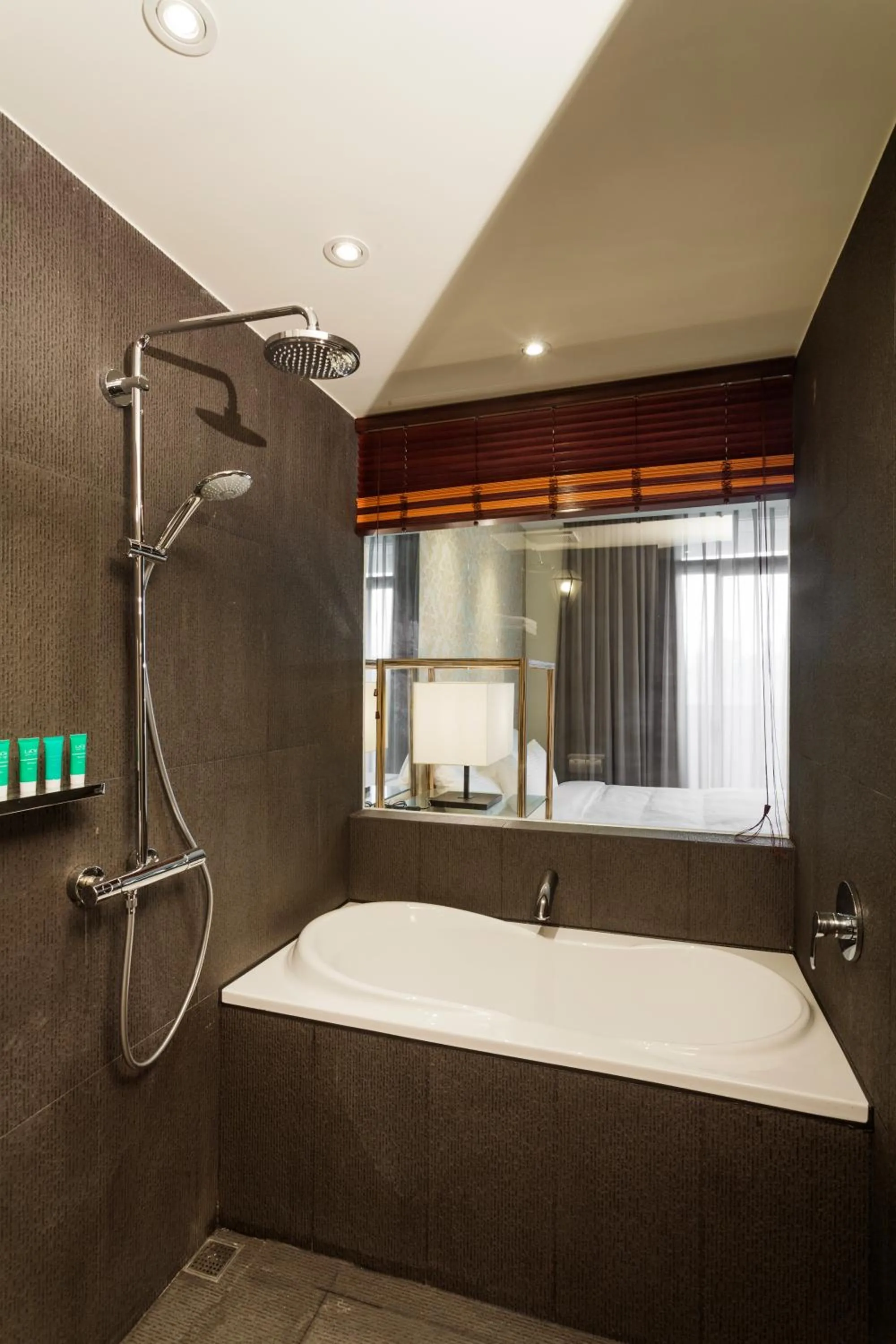 Bathroom in Lacle Hotel-Luzhou Taipei