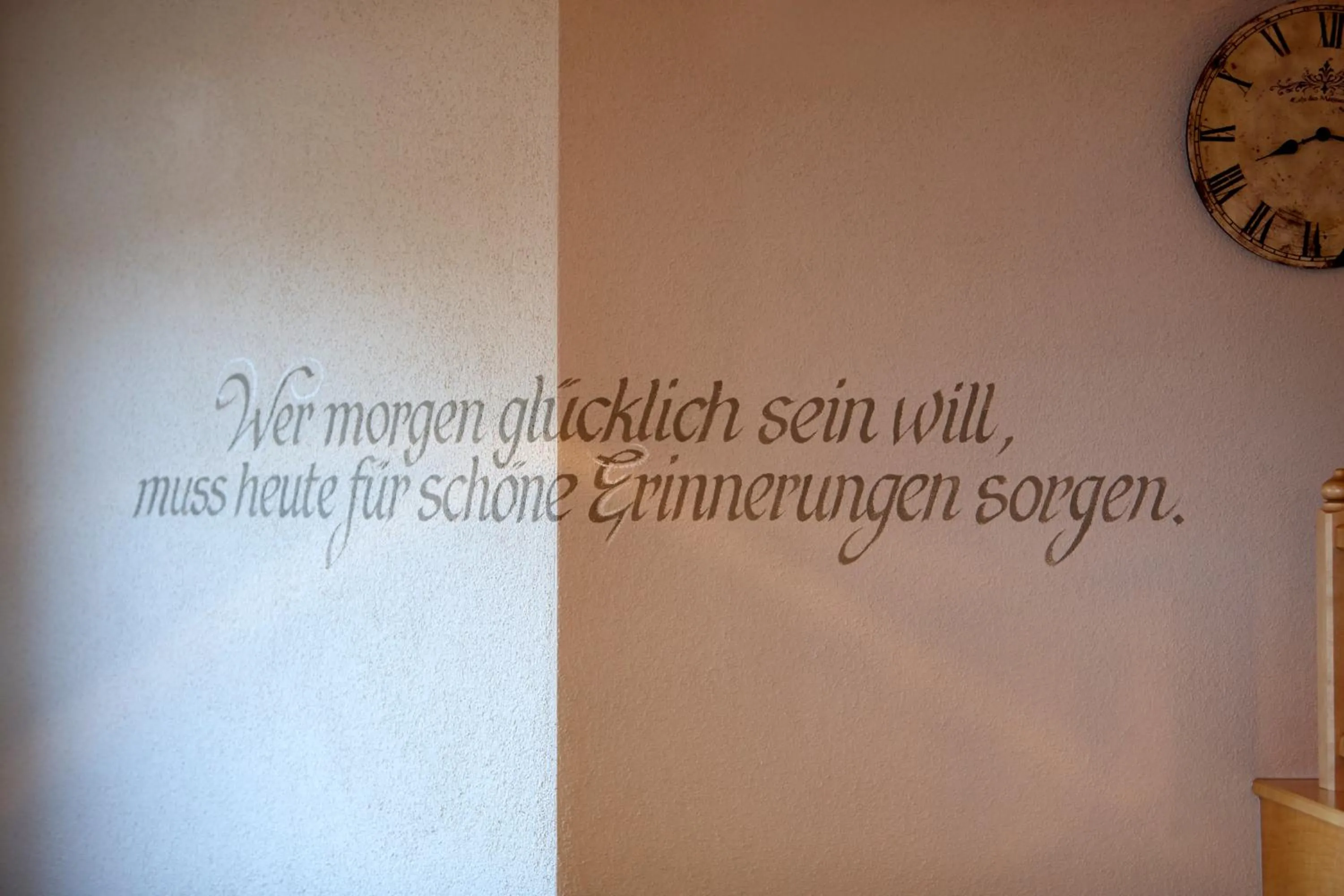 Decorative detail in Apart Montanara