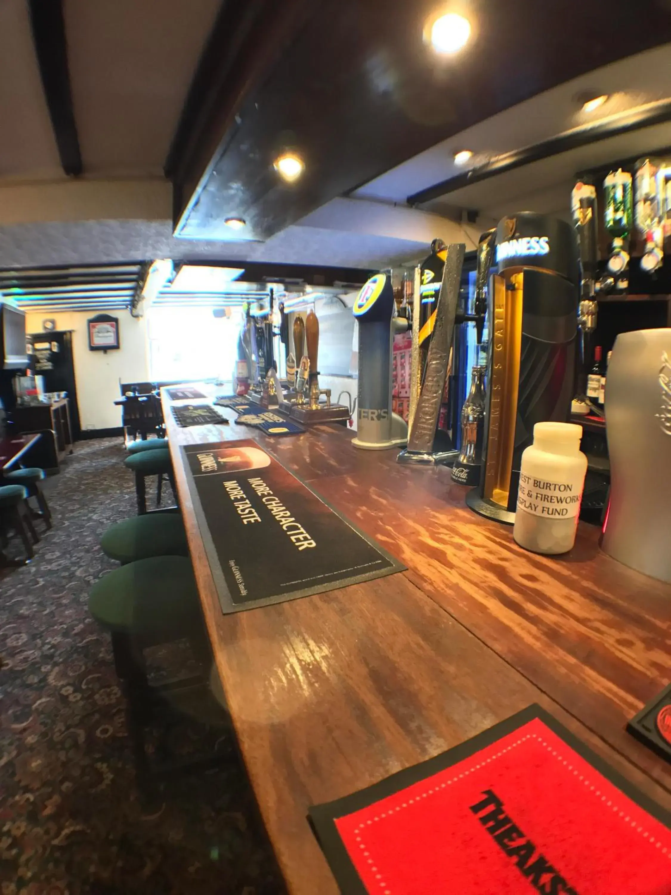 Lounge or bar in The Fox & Hounds Inn Lounge or bar in The Fox & Hounds Inn