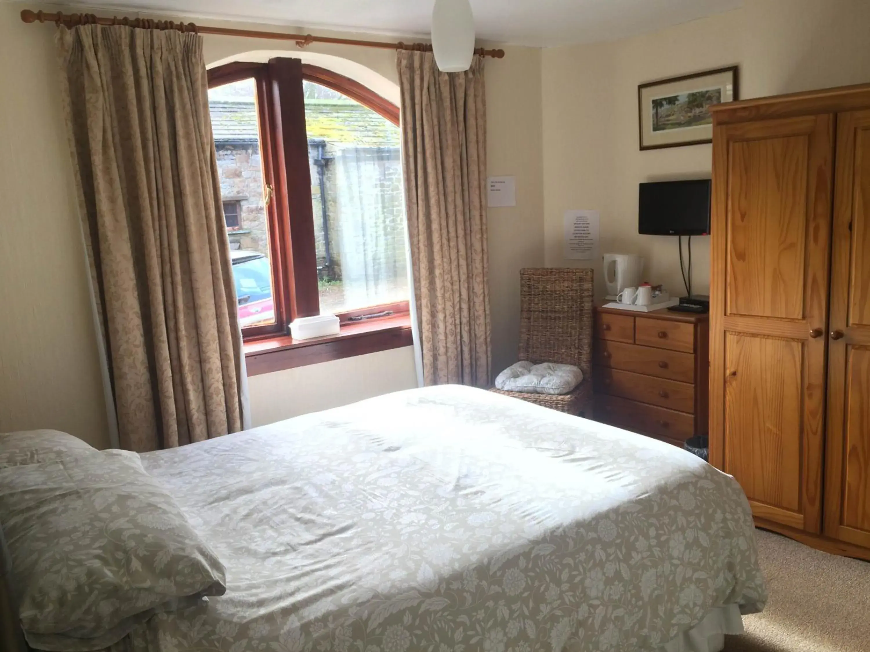 Double or Twin Room in The Fox & Hounds Inn Double or Twin Room in The Fox & Hounds Inn