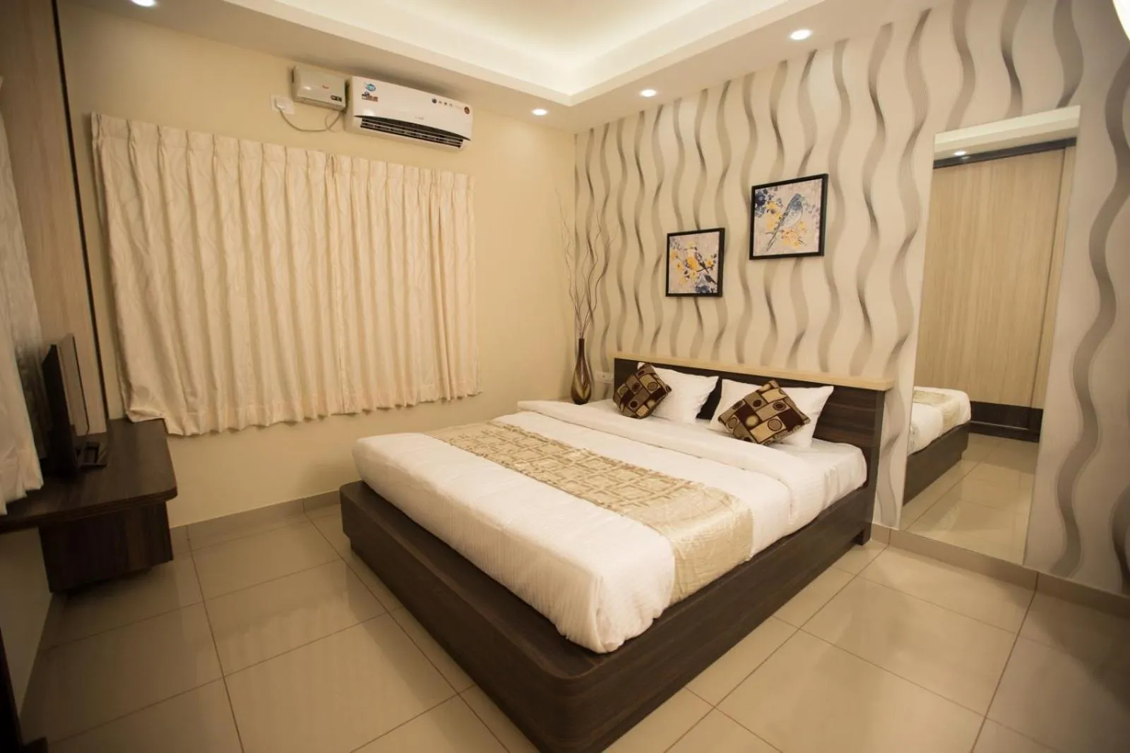 Bedroom, Bed in Benaka Suites